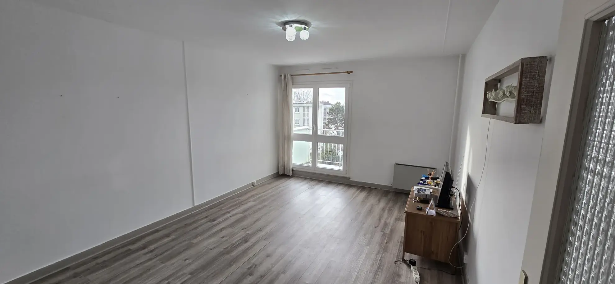 Bel appartement 2 pièces de 57 m² à Chelles avec balcon, cave et parking 