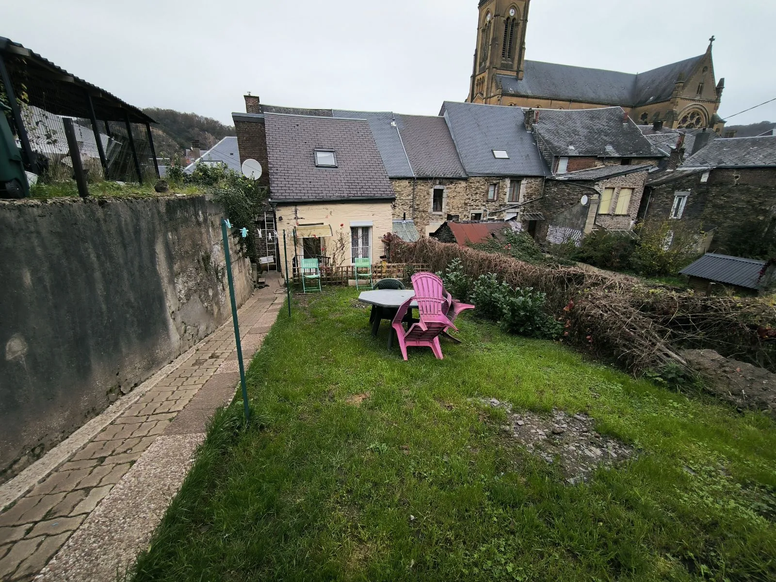 Maison à vendre à Fumay de 51 m² avec jardin et garage