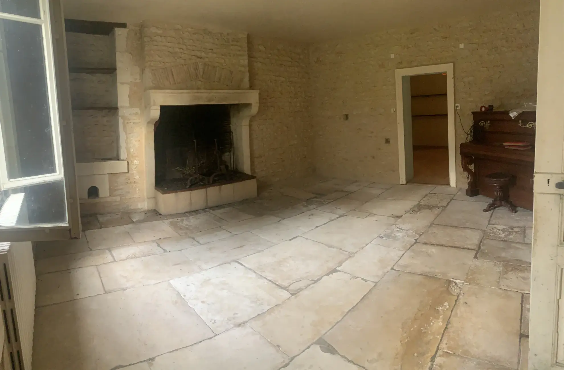 Maison 6 pièces de 157 m² avec grand terrain à Savigne (86400)