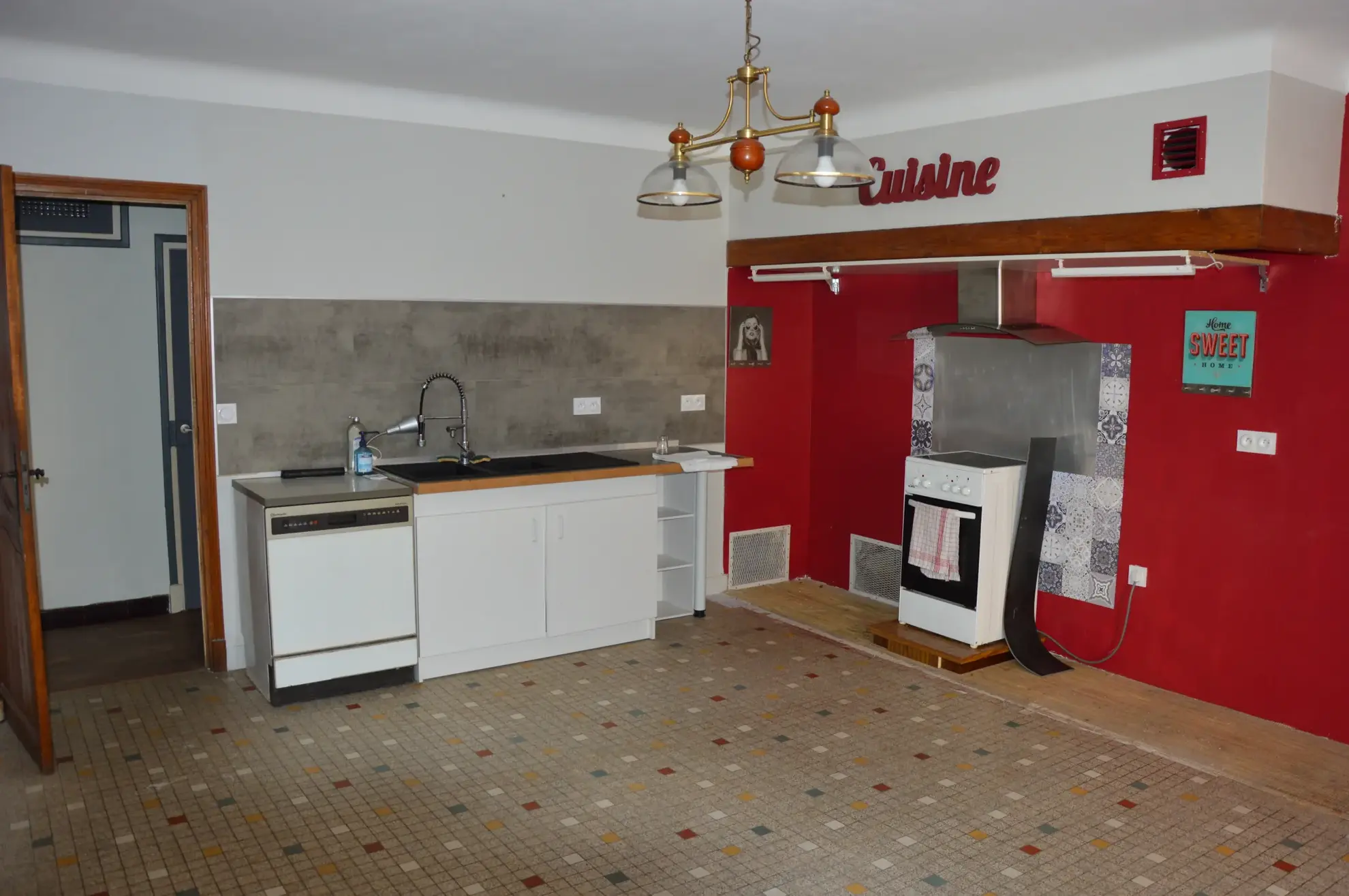 Belle maison en pierre de 140 m2 à Gabriac avec grands volumes et potentiel d’aménagement 