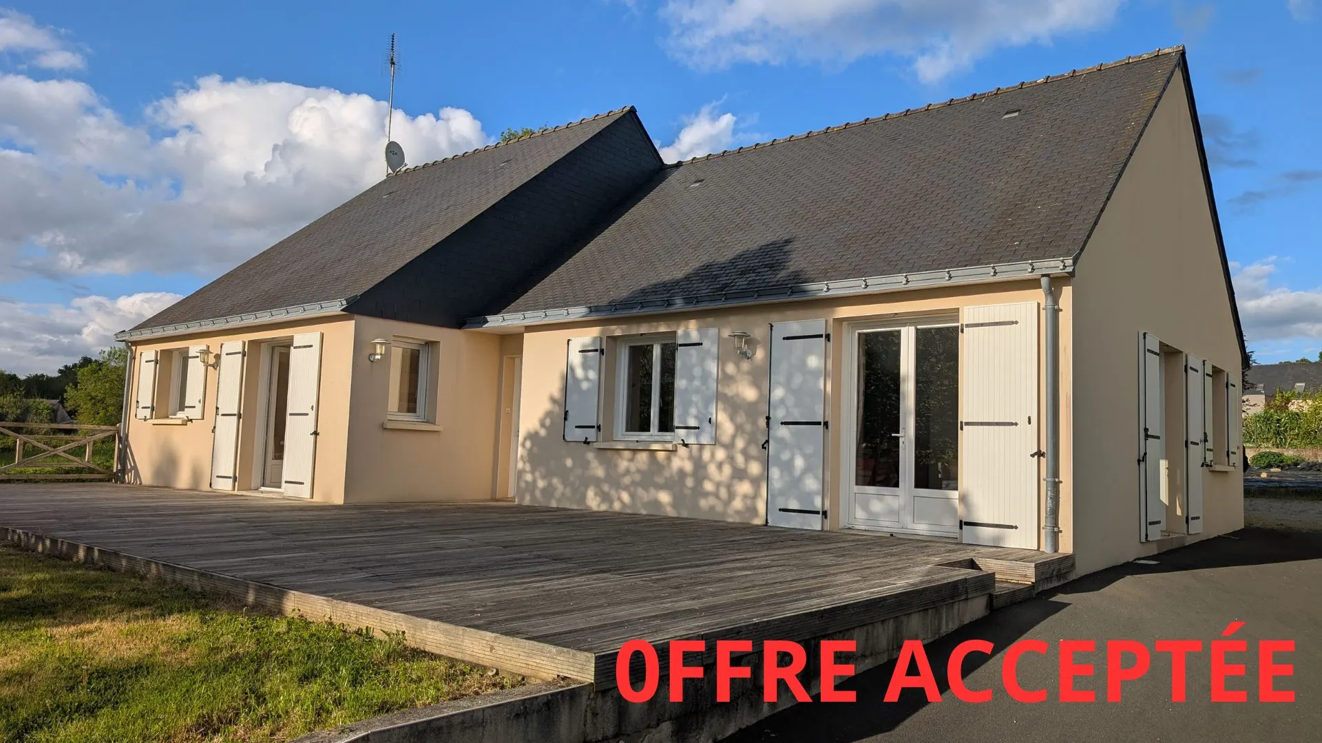 Maison individuelle de plain-pied à vendre à Erbray avec terrain constructible