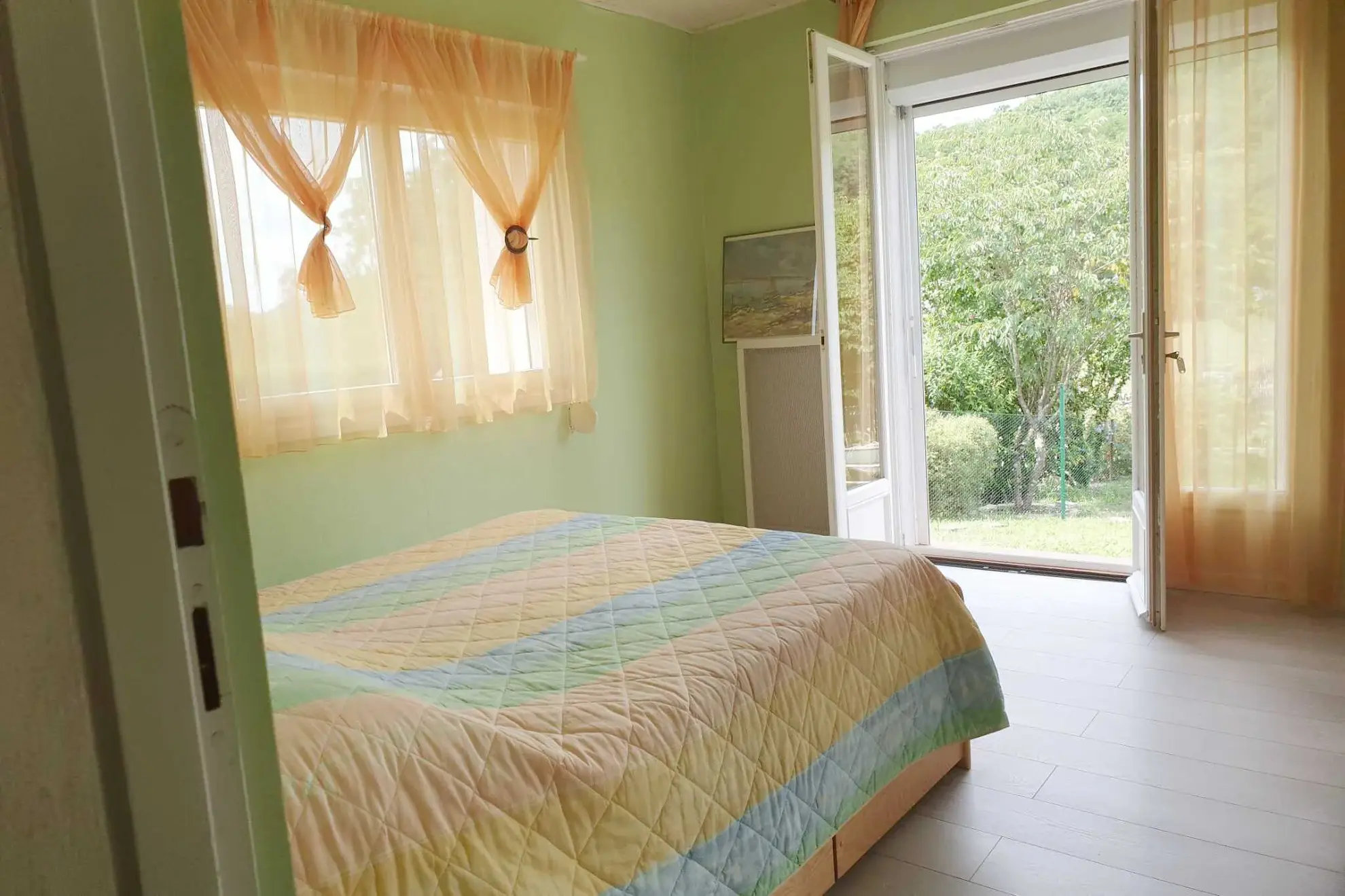 Maison de plain-pied lumineuse avec jardin et garage à Mathay (25700) 