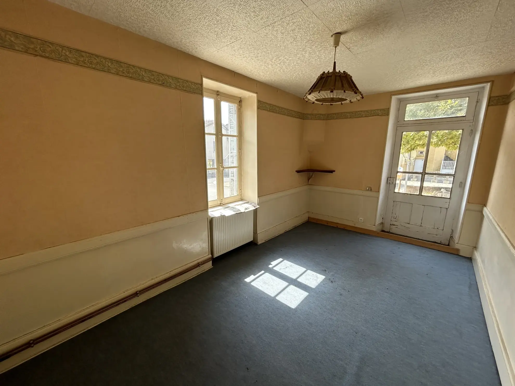 Ensemble immobilier de 207 m² à Puy-Guillaume pour investissement ou résidence 