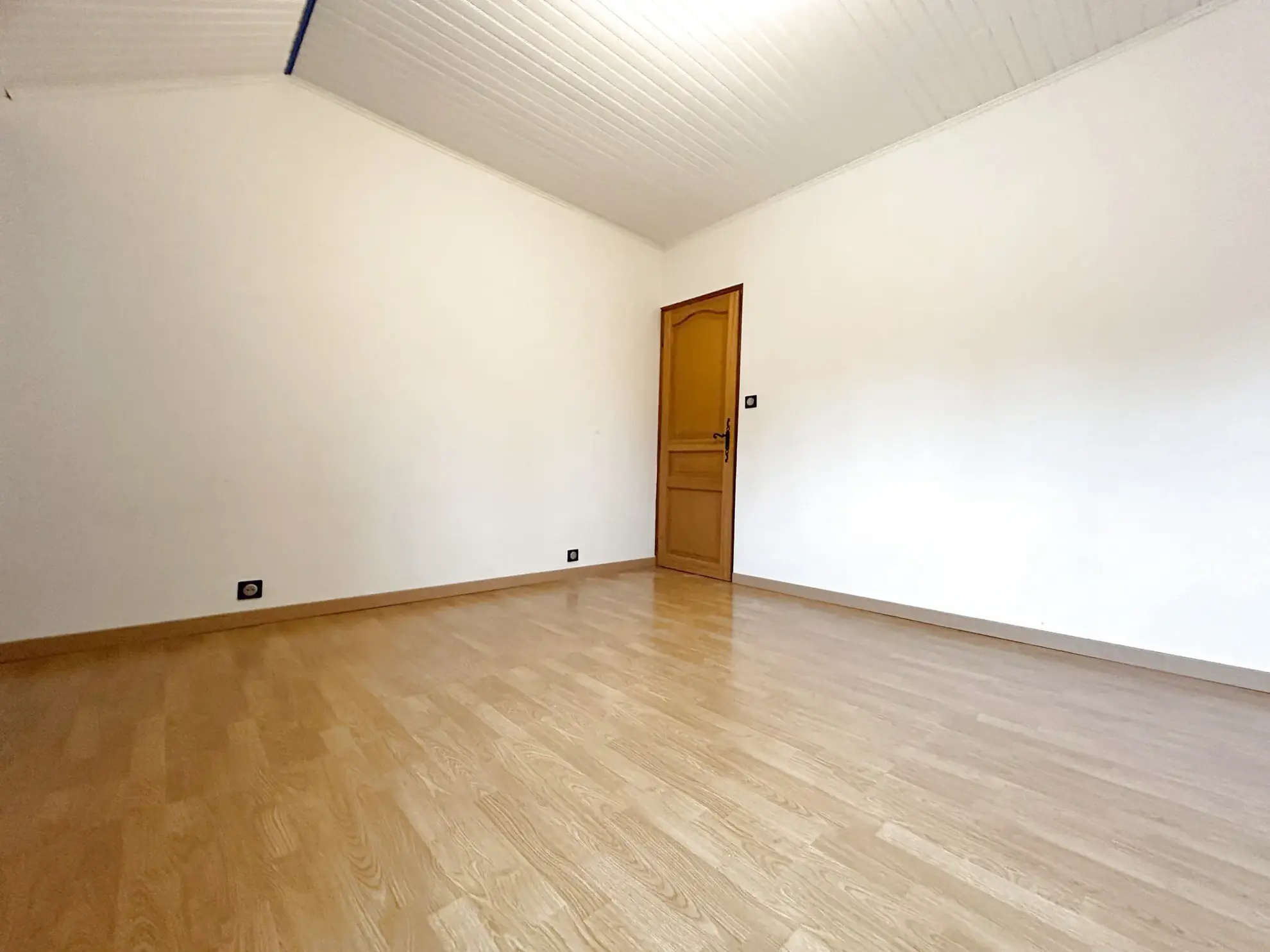 Maison semi-individuelle avec jardin et garage à Drocourt 