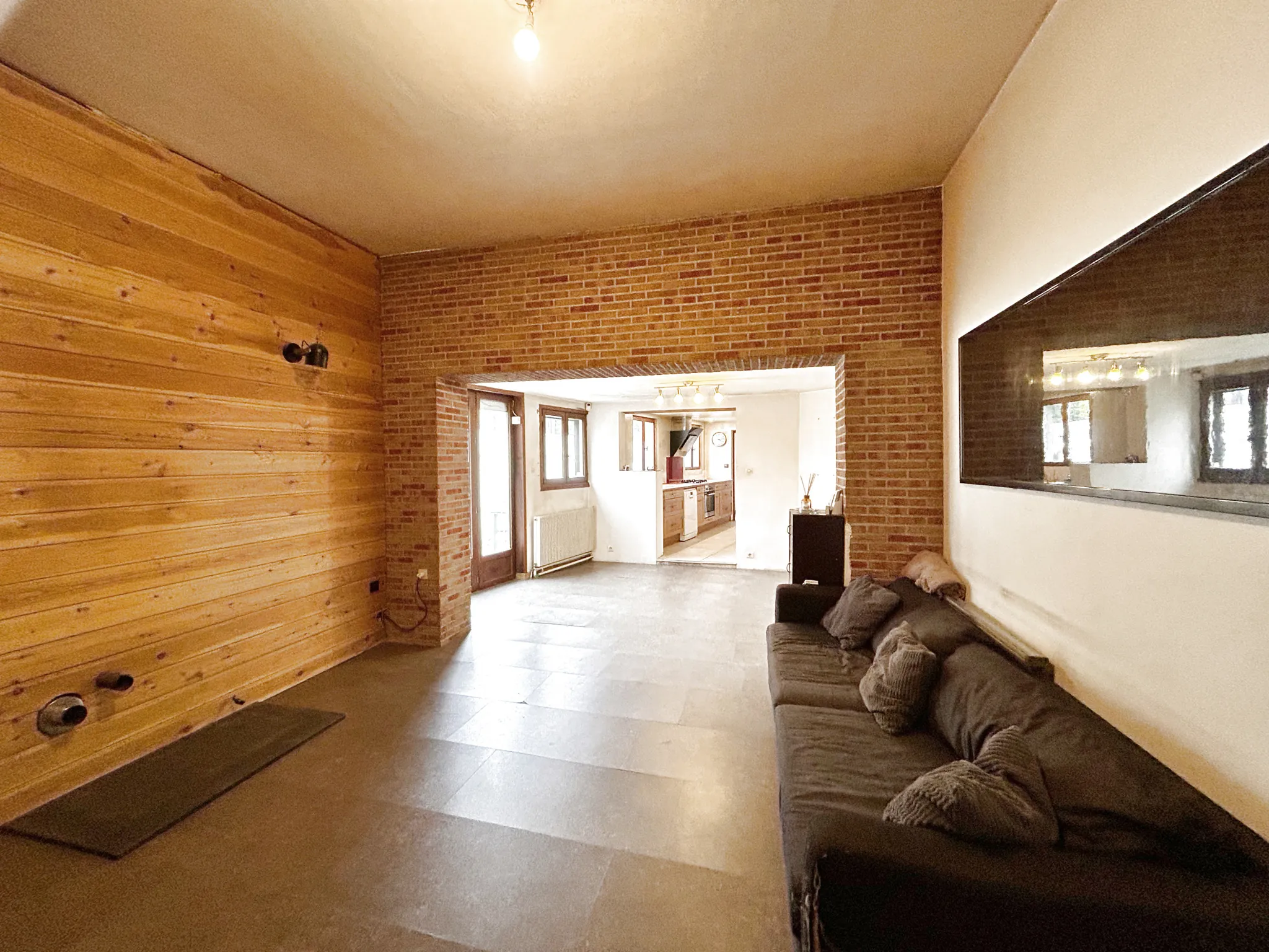 Maison semi-individuelle avec jardin et garage à Drocourt