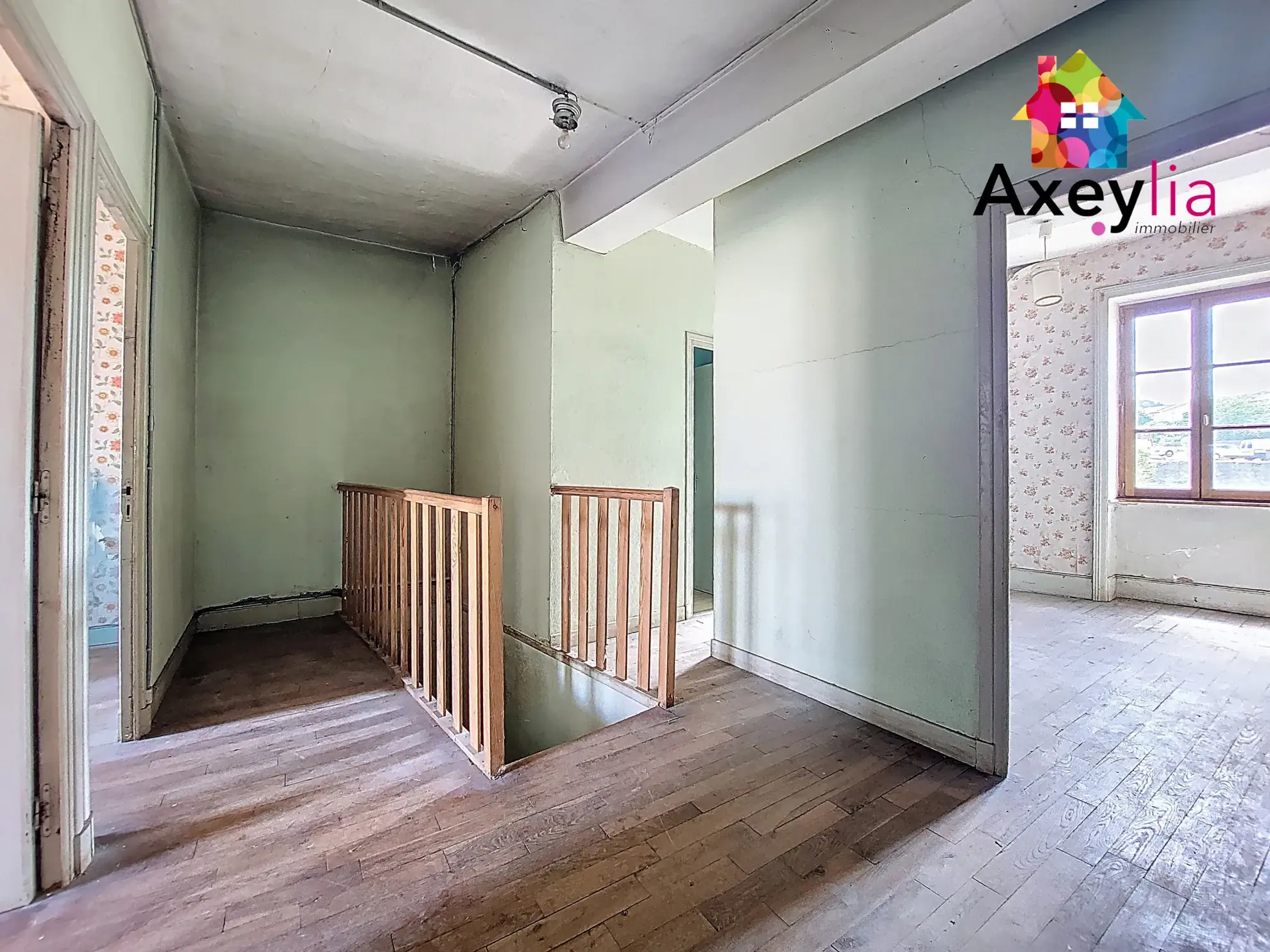 Grande maison de village à La Pacaudière avec potentiel d'aménagement 