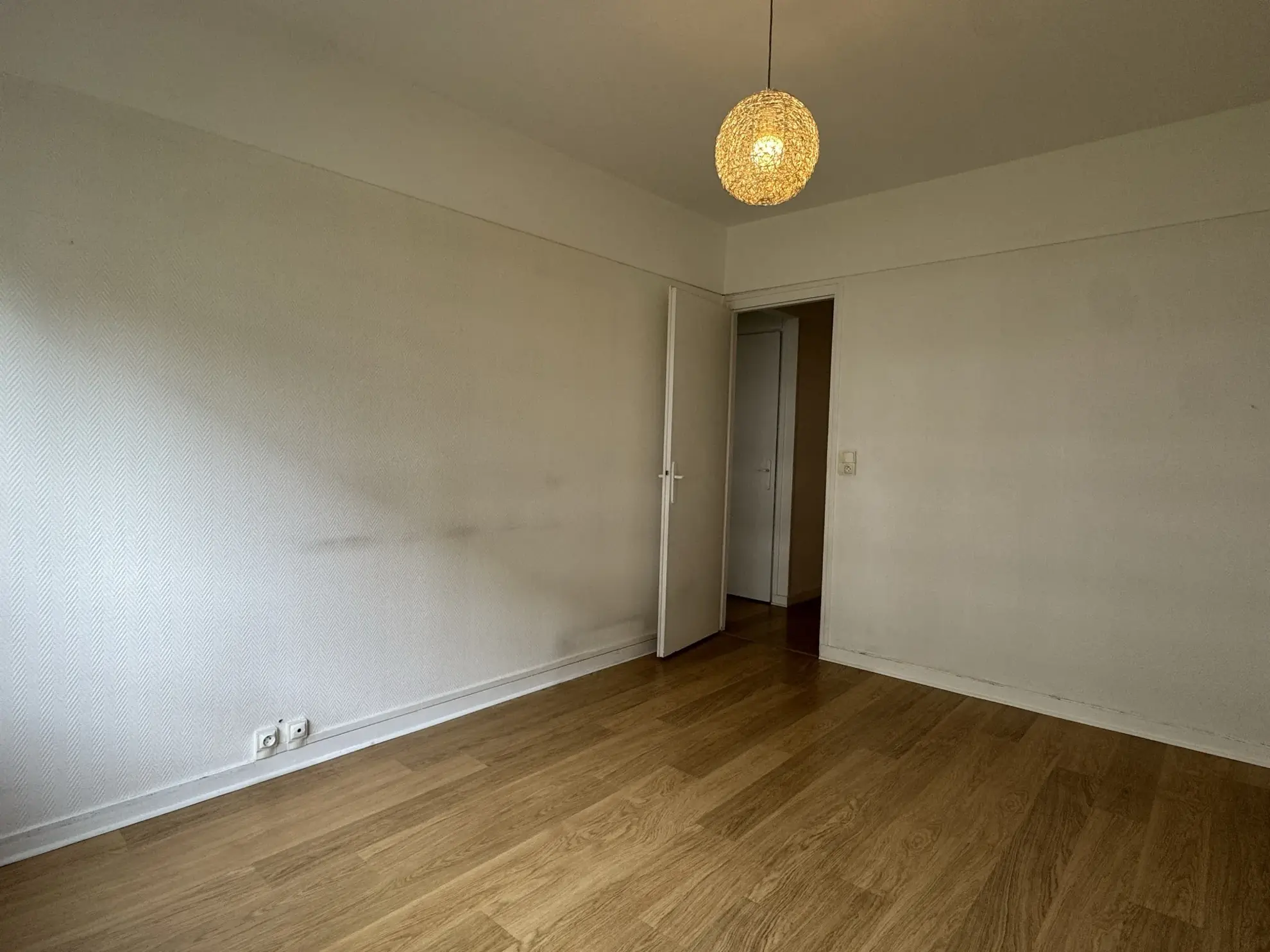 Appartement lumineux 4 pièces à Reims de 86,66 m² avec cave et sécurité 
