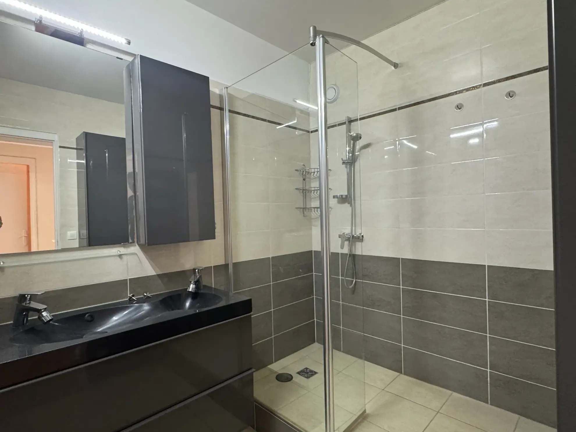 Appartement lumineux 4 pièces à Reims de 86,66 m² avec cave et sécurité 