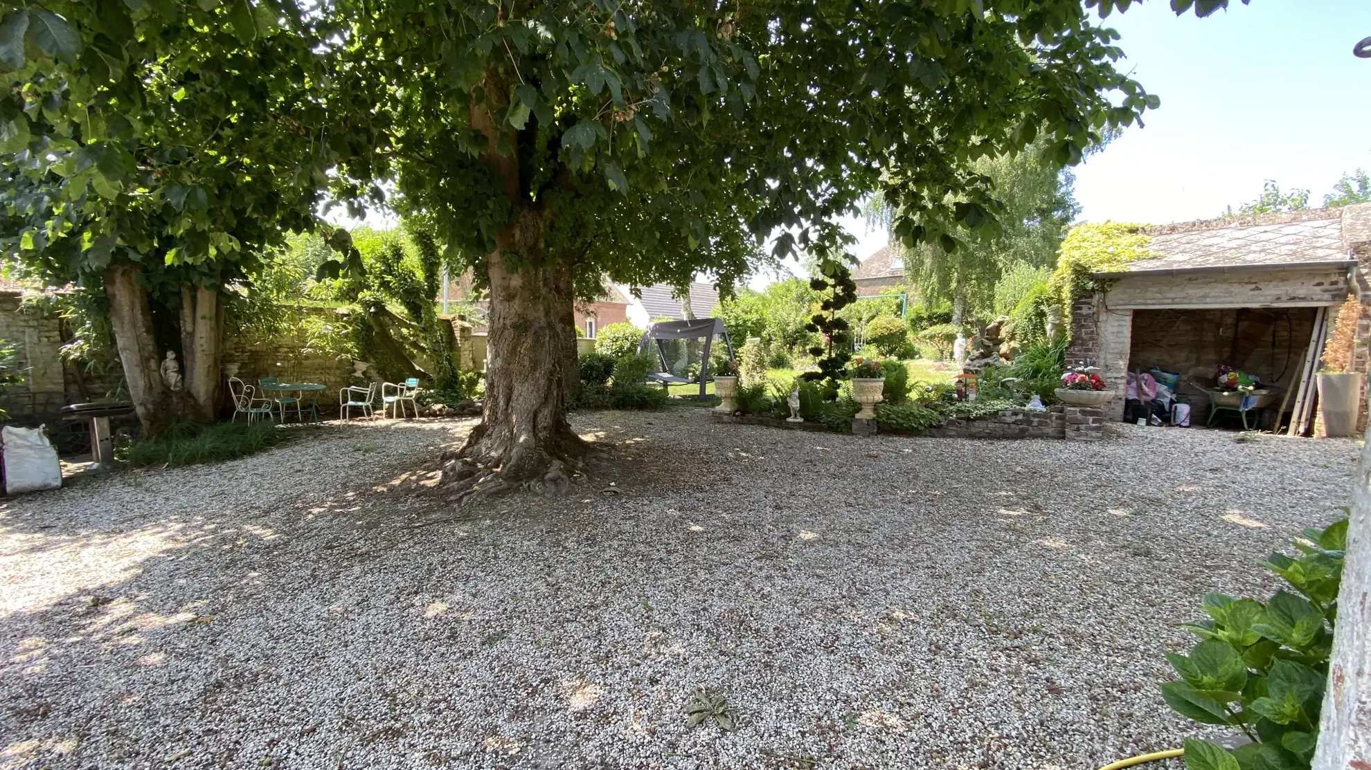 Charmante maison avec 6 chambres, grand terrain à Matigny 