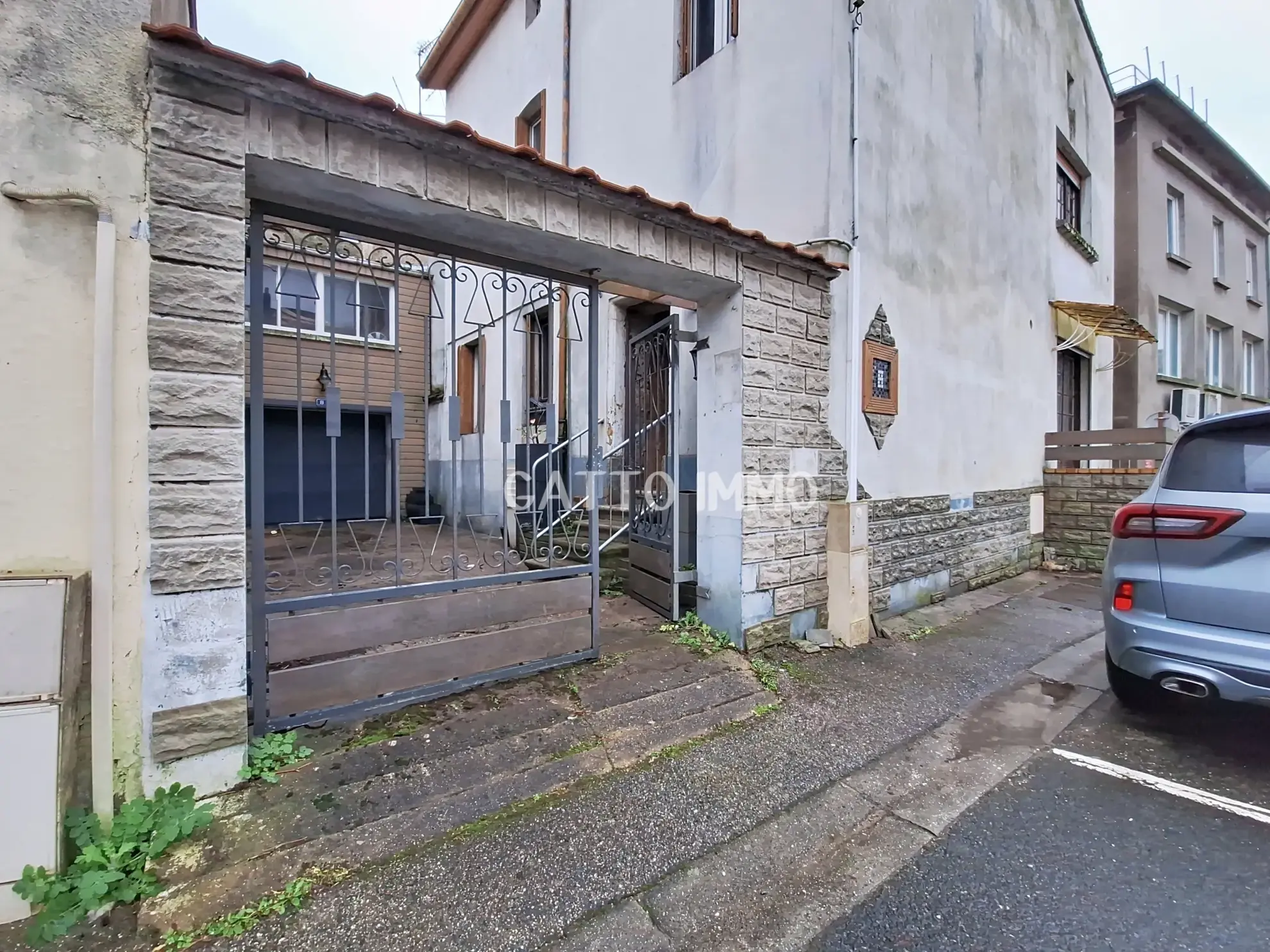 Maison à rénover de 136 m² au centre de Boulay, potentiel d'investissement 