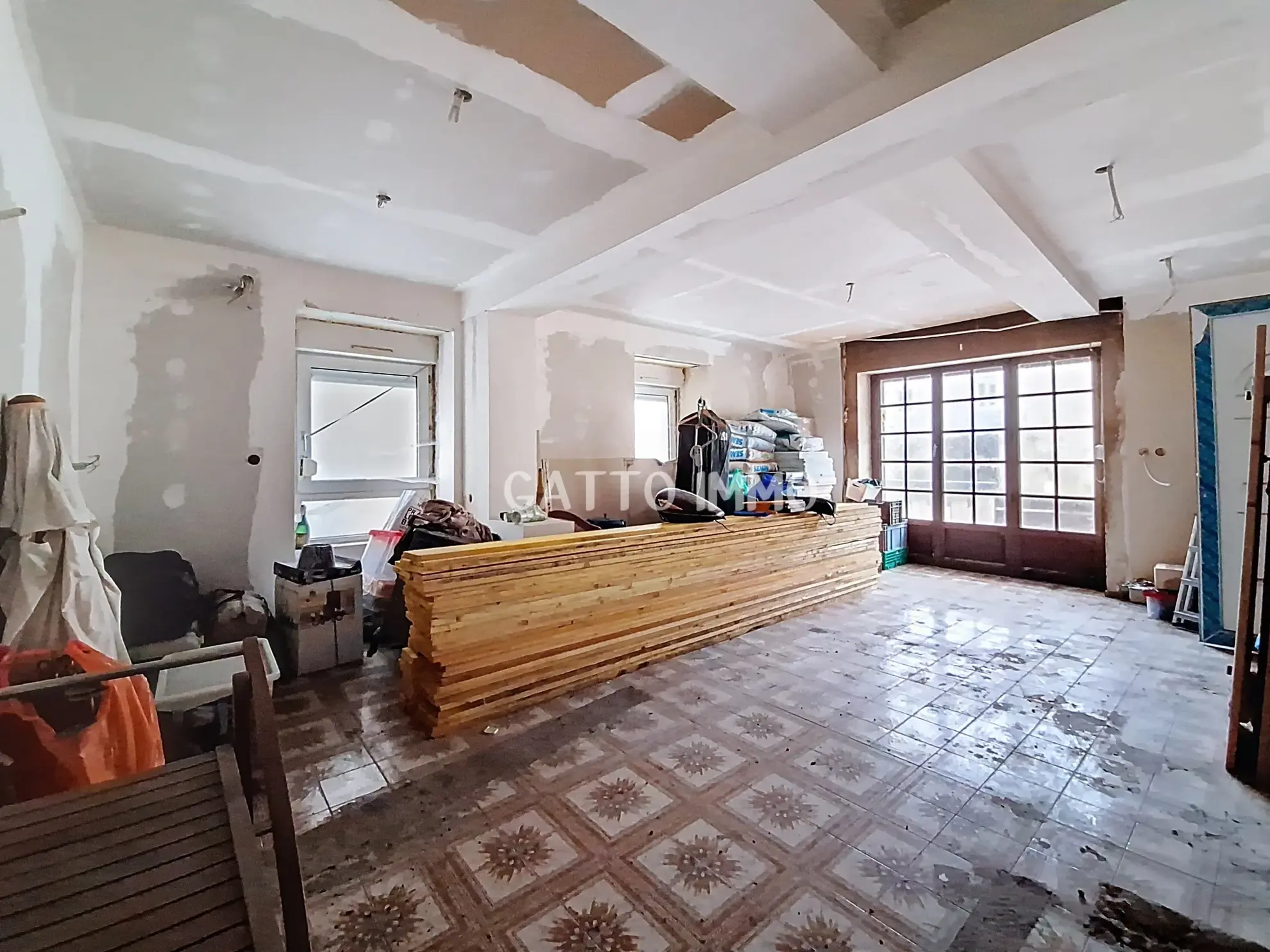 Maison à rénover de 136 m² au centre de Boulay, potentiel d'investissement 