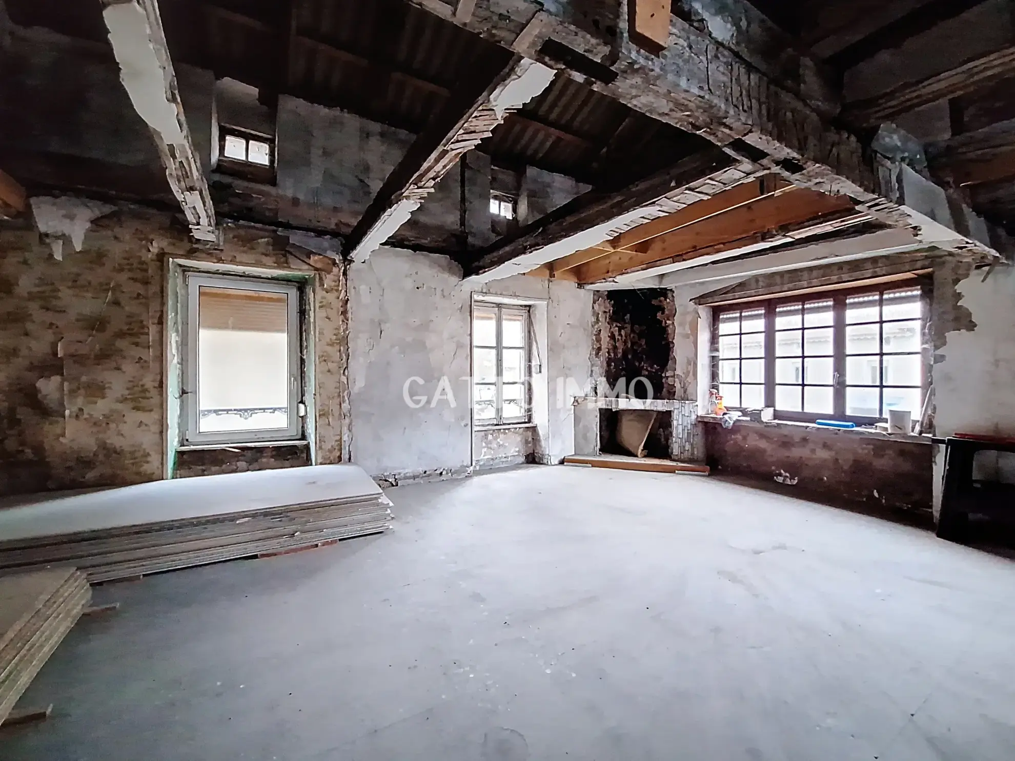 Maison à rénover de 136 m² au centre de Boulay, potentiel d'investissement 