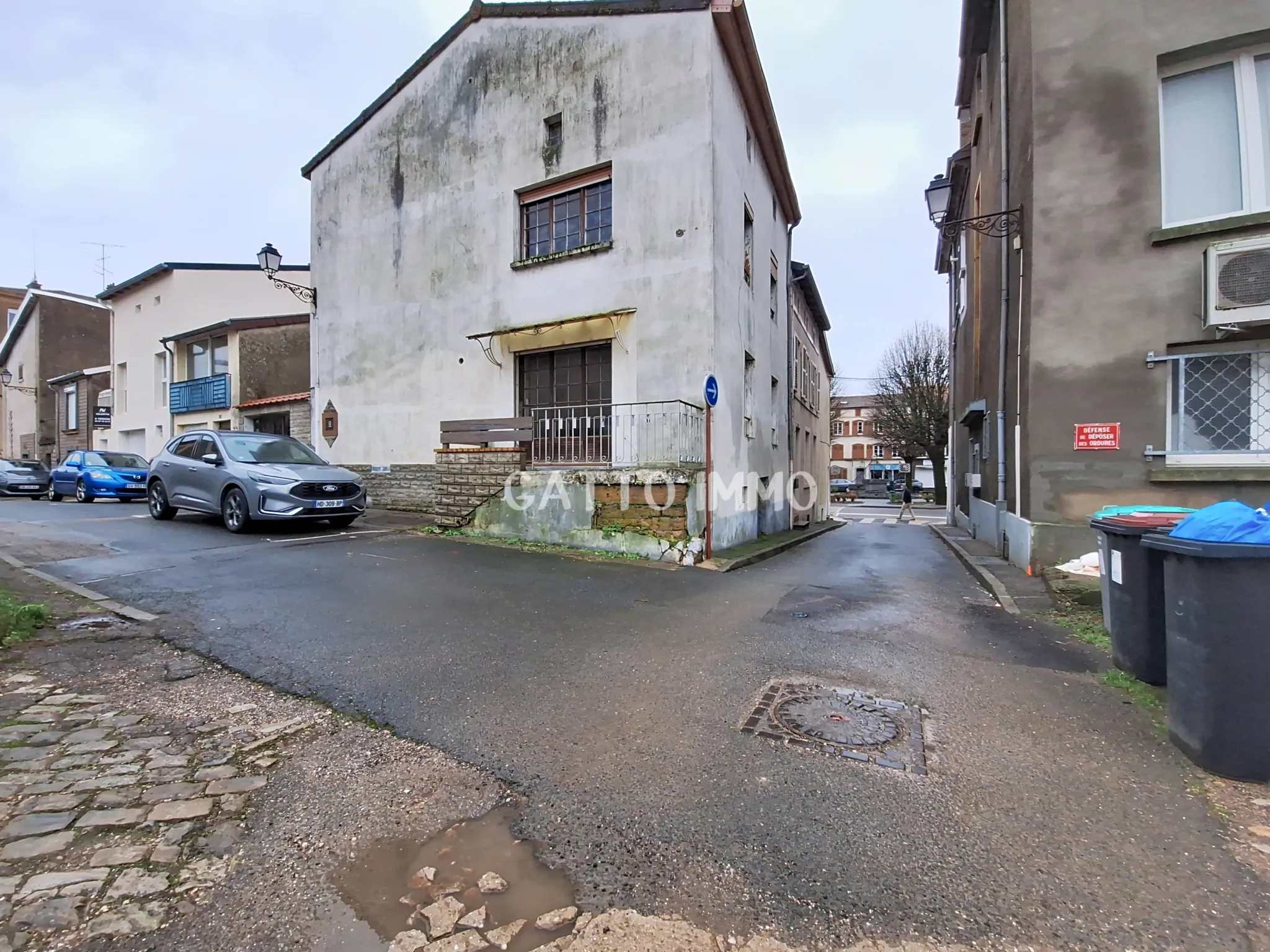 Maison à rénover de 136 m² au centre de Boulay, potentiel d'investissement 