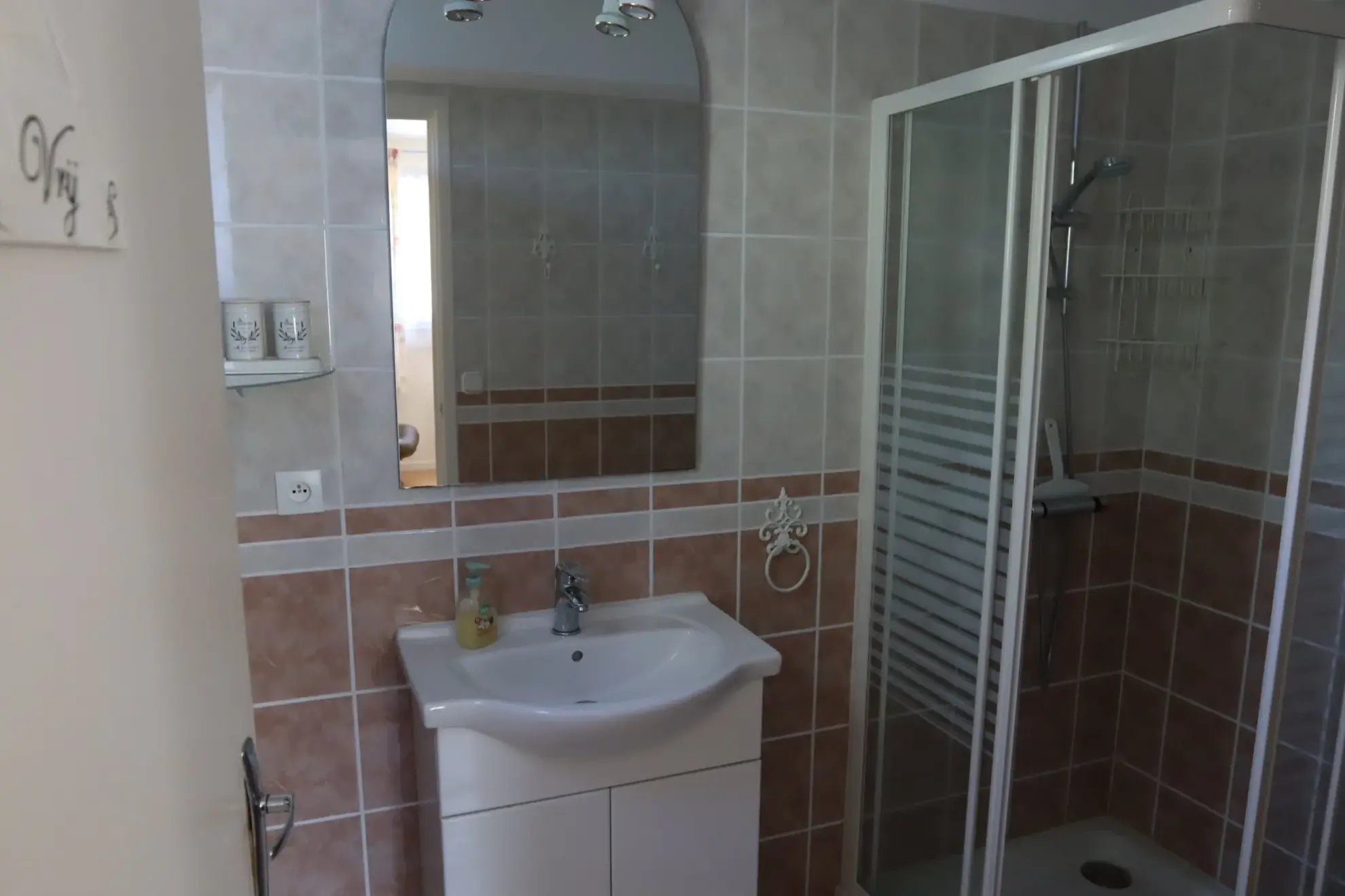 Maison avec potentiel locatif et chalet sur terrain de 5760 m² à Ainay-le-Château 