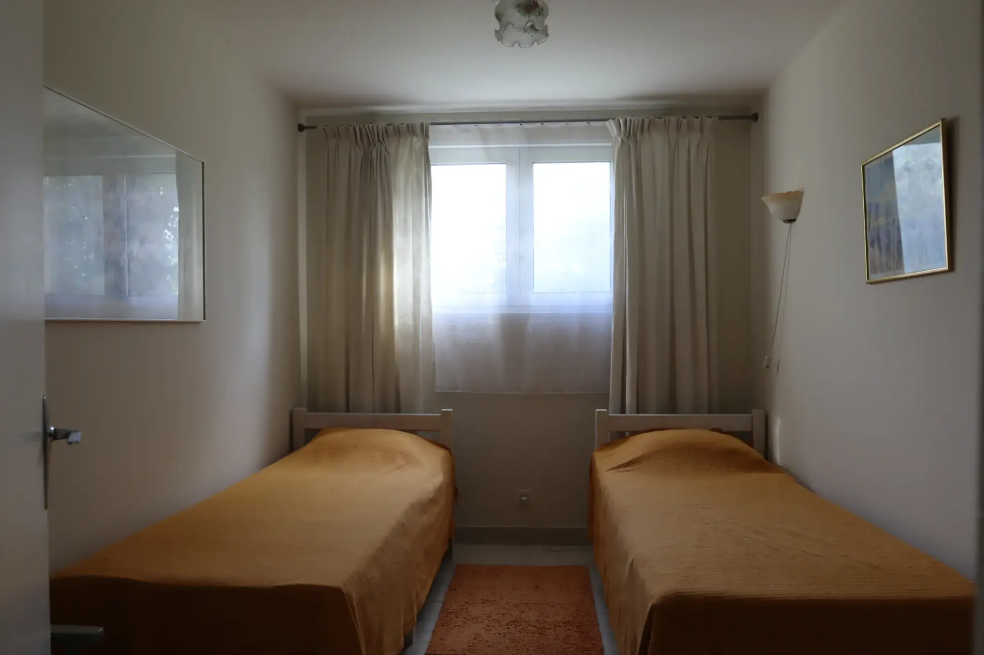 Maison avec potentiel locatif et chalet sur terrain de 5760 m² à Ainay-le-Château 