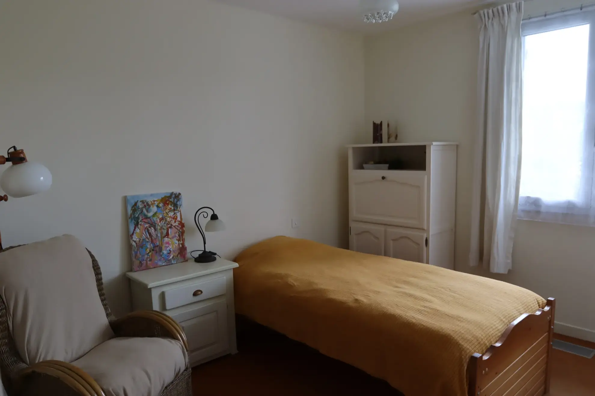 Maison avec potentiel locatif et chalet sur terrain de 5760 m² à Ainay-le-Château 