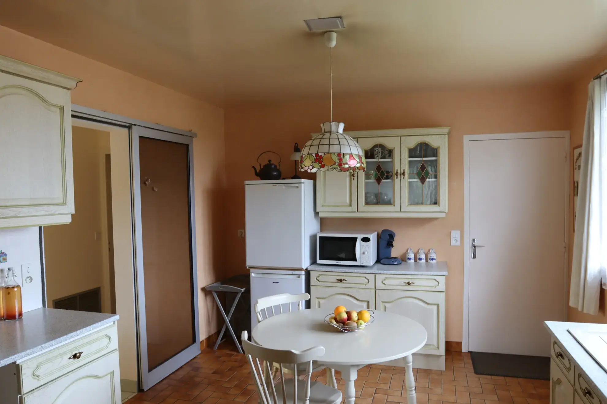 Maison avec potentiel locatif et chalet sur terrain de 5760 m² à Ainay-le-Château 