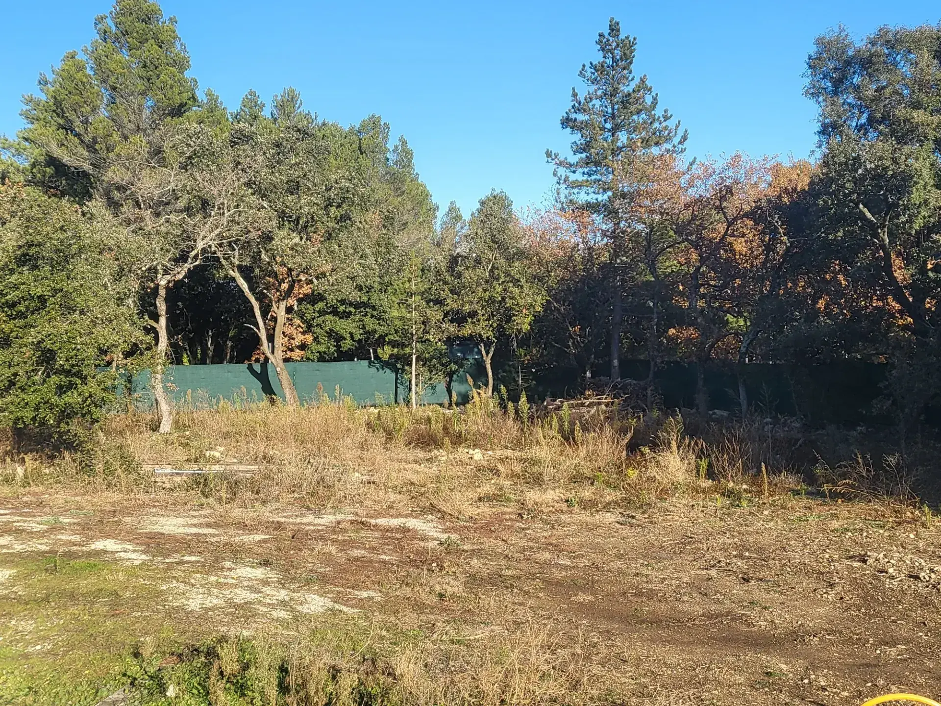 Terrains à bâtir de 943 m² à Grignan, environnement calme et proche des commodités 