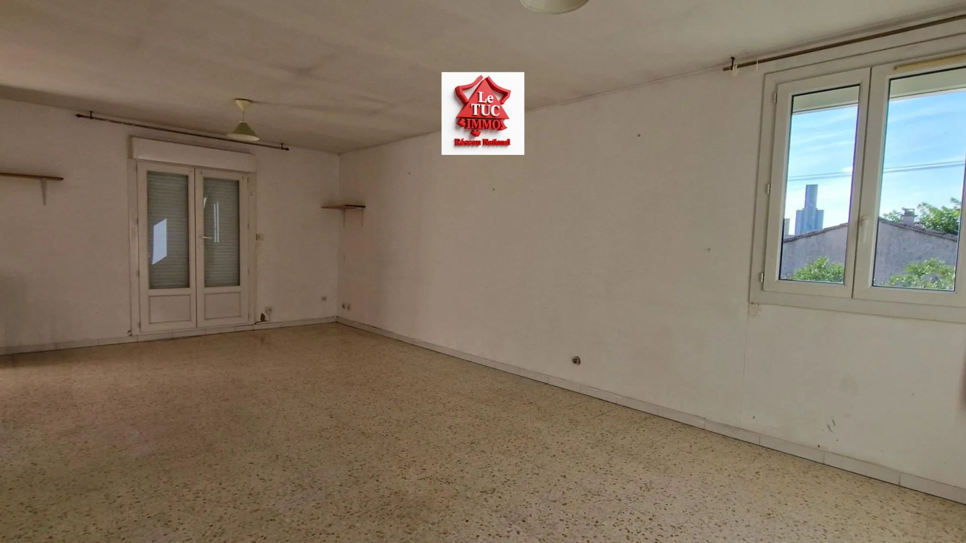 Maison à vendre à Bollène avec grand sous-sol et terrain clos 