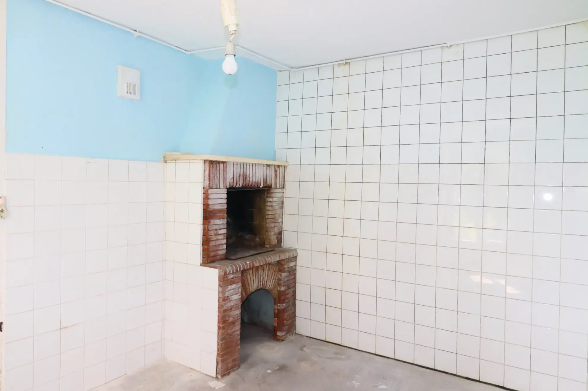 Maison de maître à vendre à Mirambeau avec grand terrain et vue dégagée 