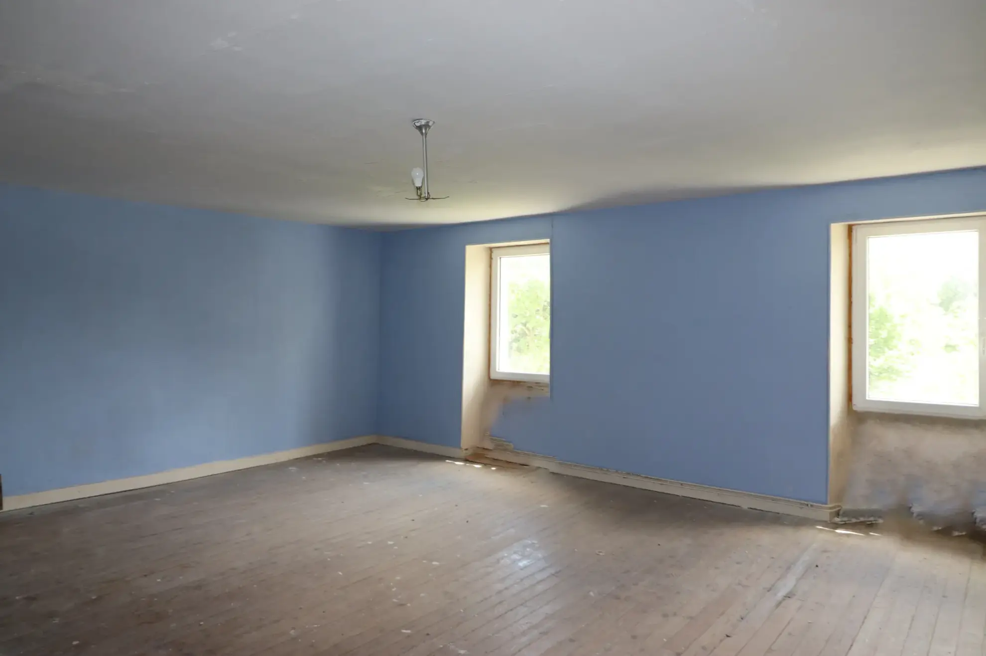 Maison de maître à vendre à Mirambeau avec grand terrain et vue dégagée 