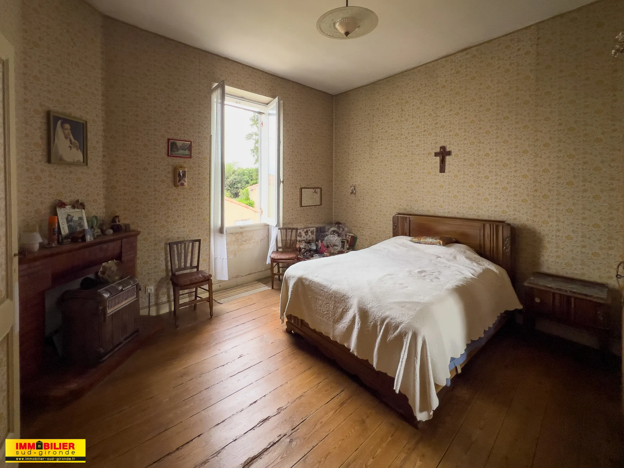 Maison en pierre avec dépendances à Illats - Spacieuse et à rénovée 