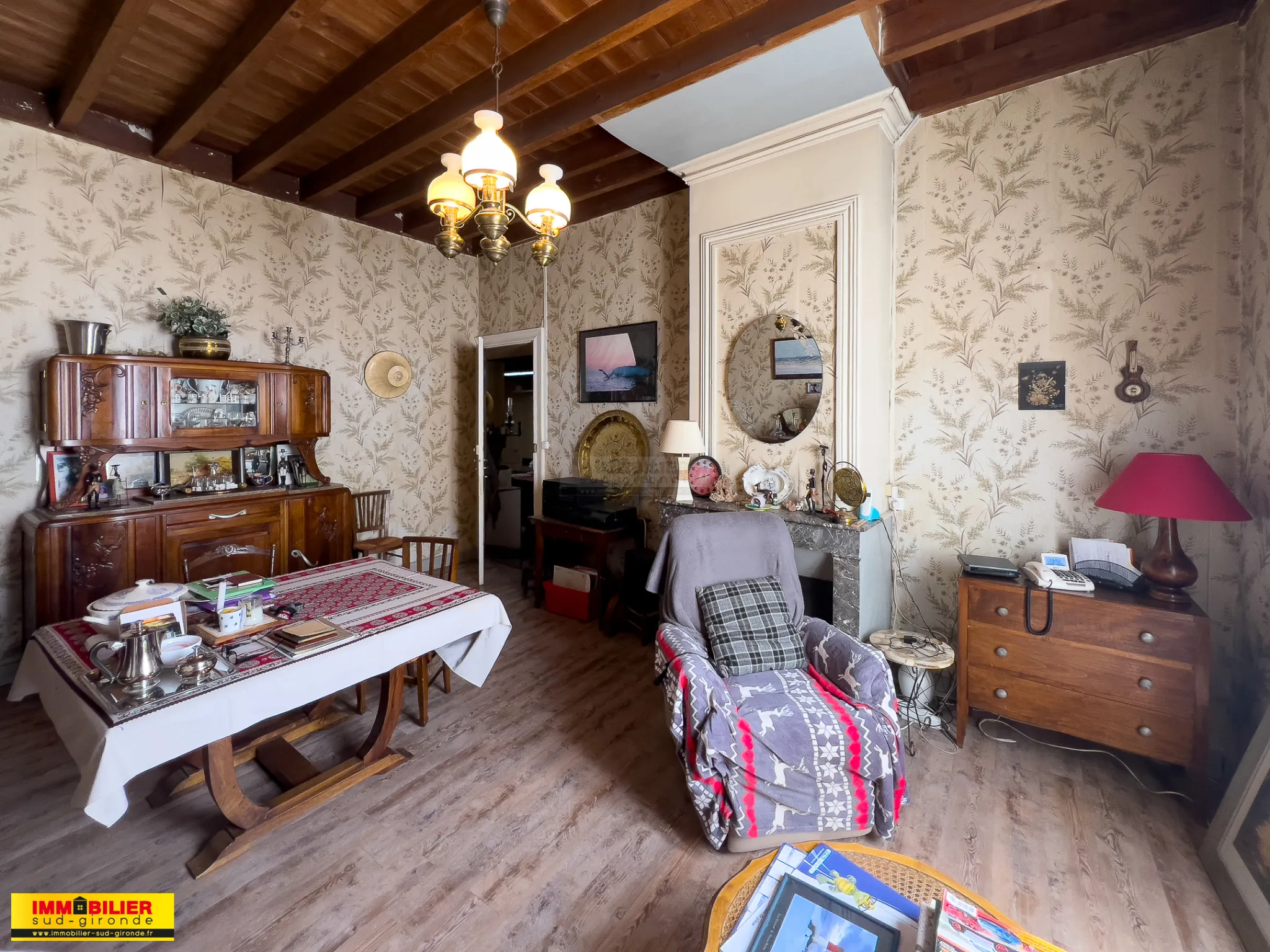 Maison en pierre avec dépendances à Illats - Spacieuse et à rénovée 