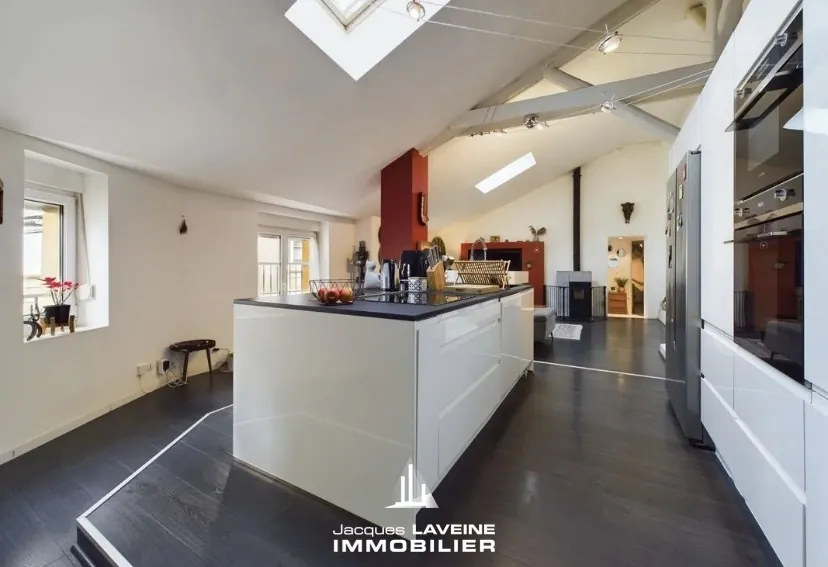 Appartement 3 Chambres à Ars-sur-Moselle avec Cave et Parking 