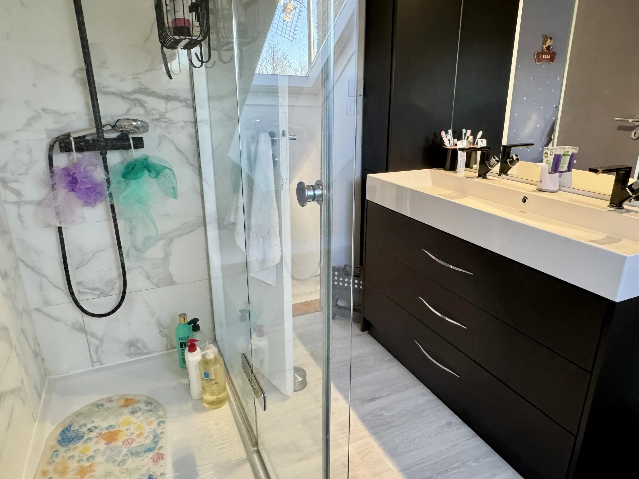 Charmante maison en pierres rénovée de 72 m² à Brive avec terrain et garage 