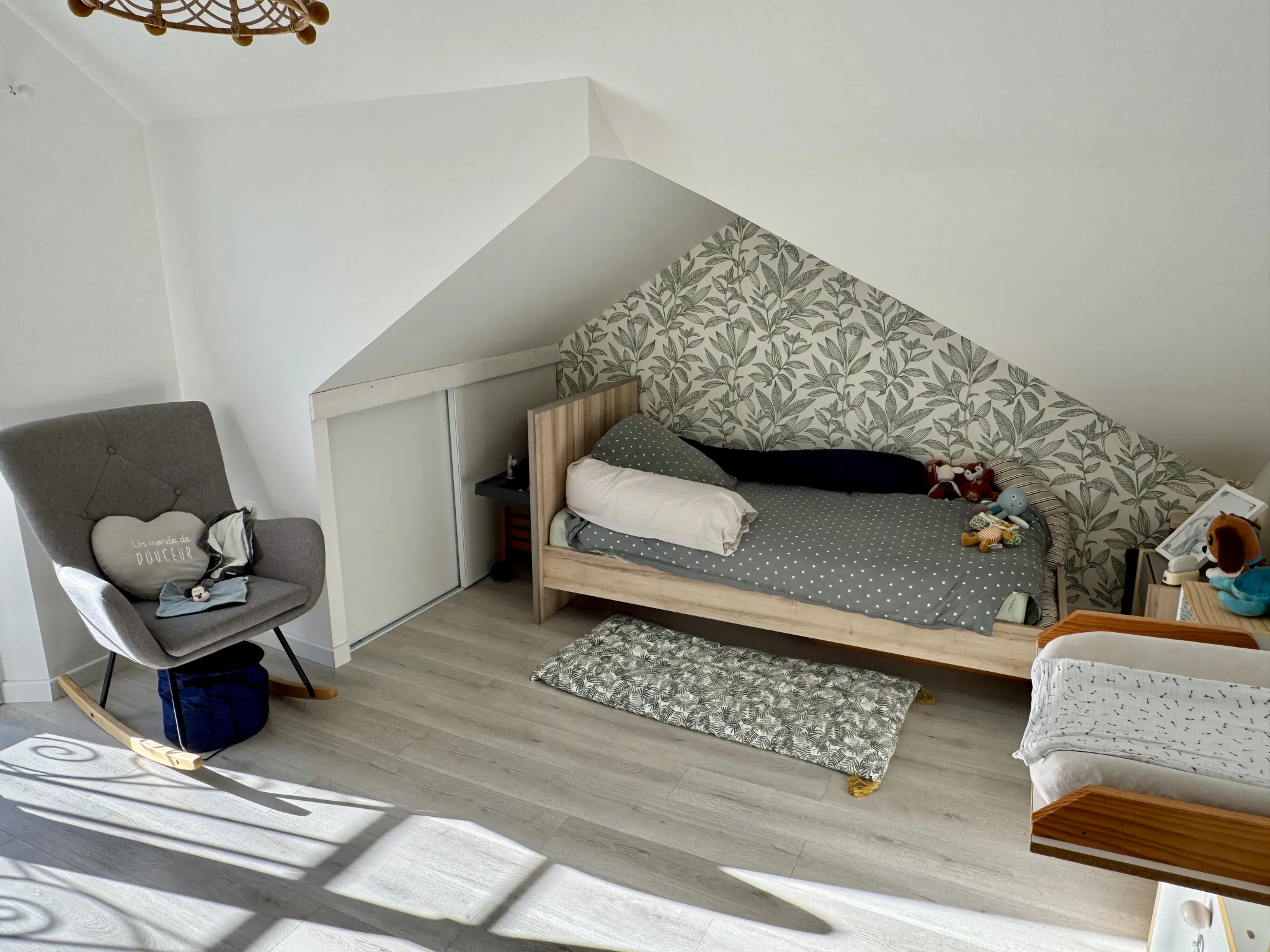 Charmante maison en pierres rénovée de 72 m² à Brive avec terrain et garage 