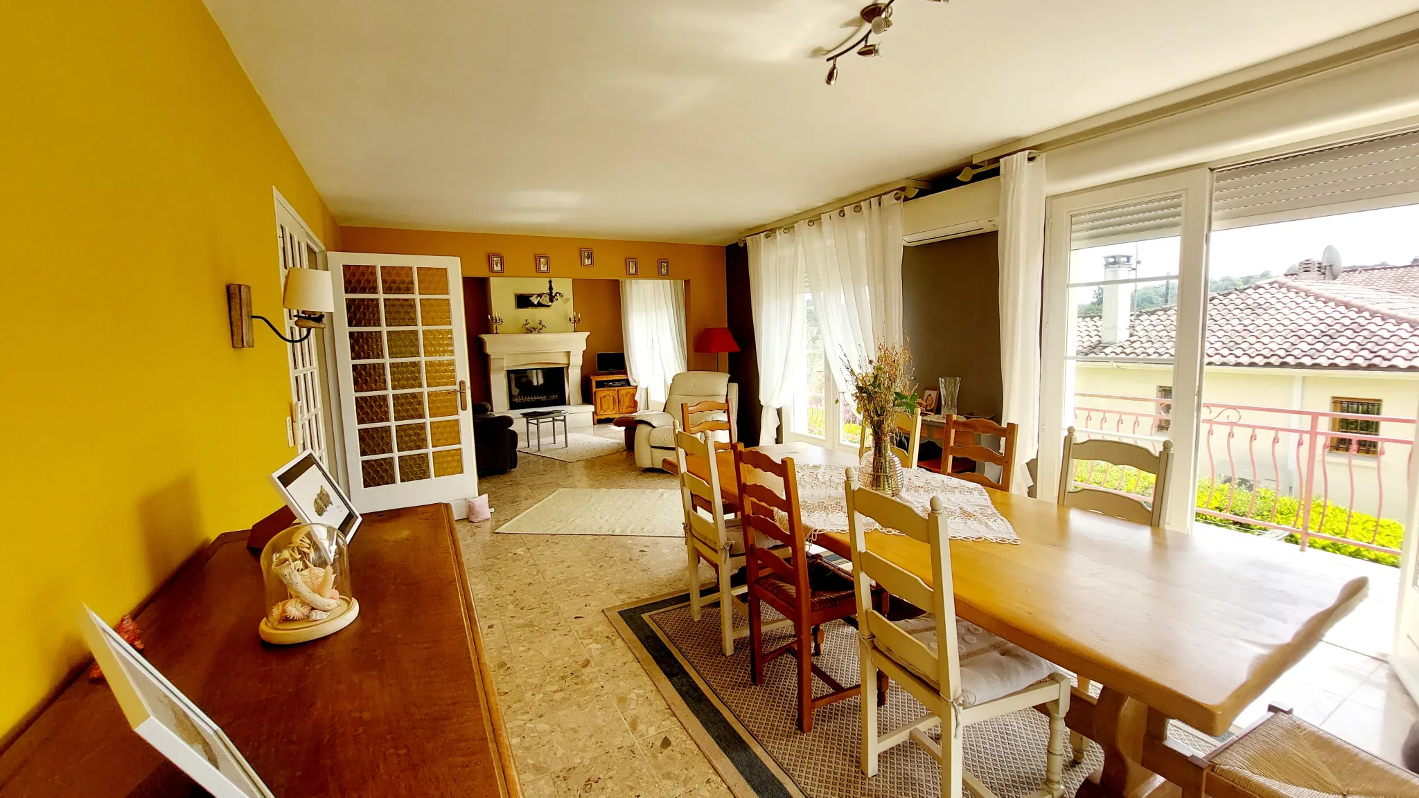 Maison 168 m² avec 2 logements, jardin, garages à La Réole 