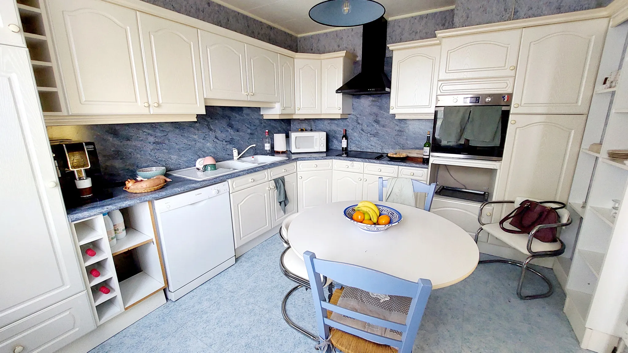 Maison 168 m² avec 2 logements, jardin, garages à La Réole 