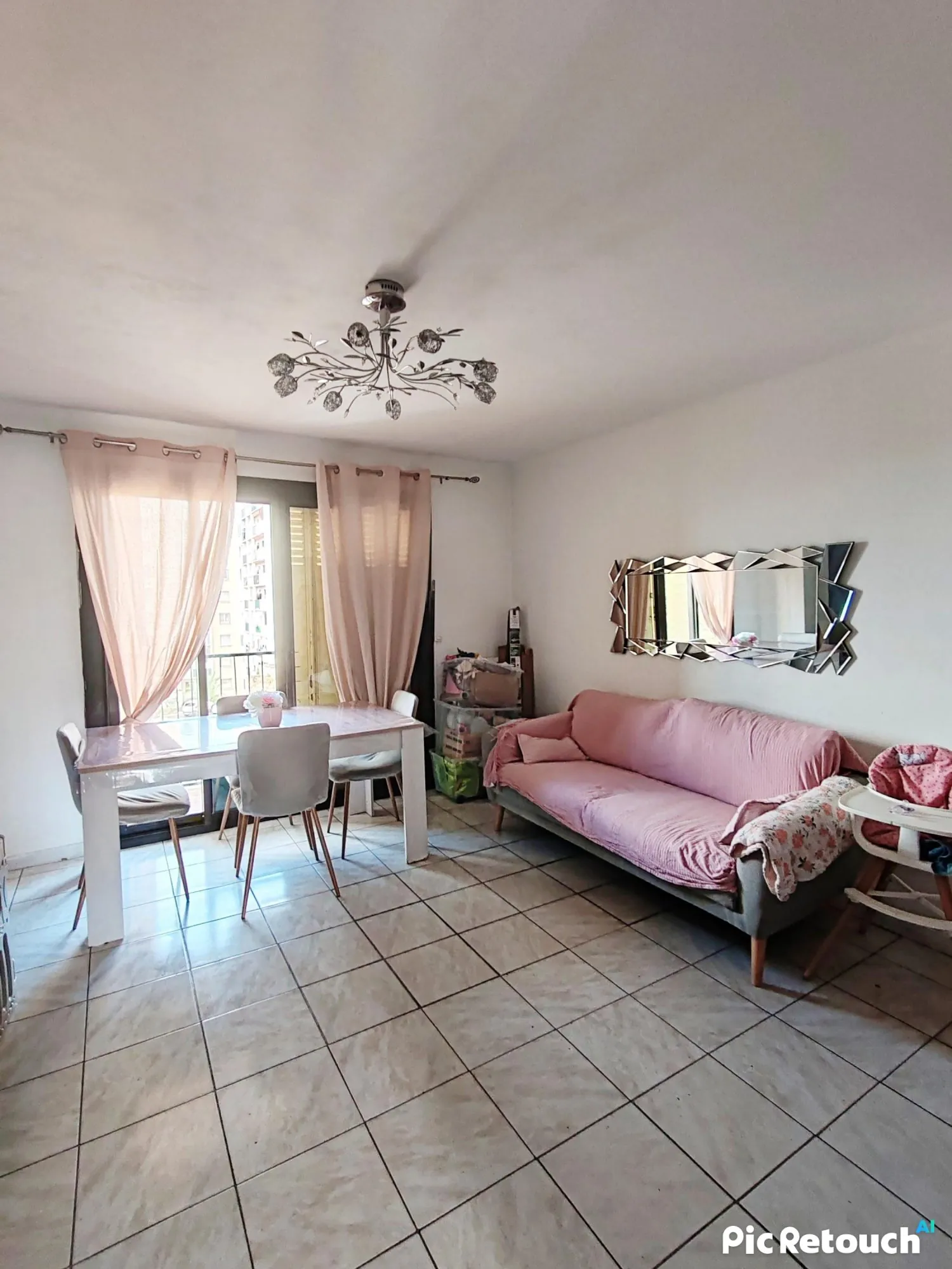 Appartement traversant à vendre à Marseille avec rentabilité de 7,9 %