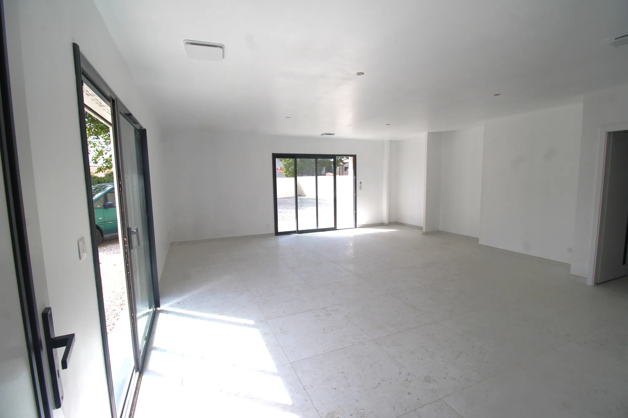 Maison récente de plain-pied de 107 m2 avec terrain piscinable à Tourouzelle