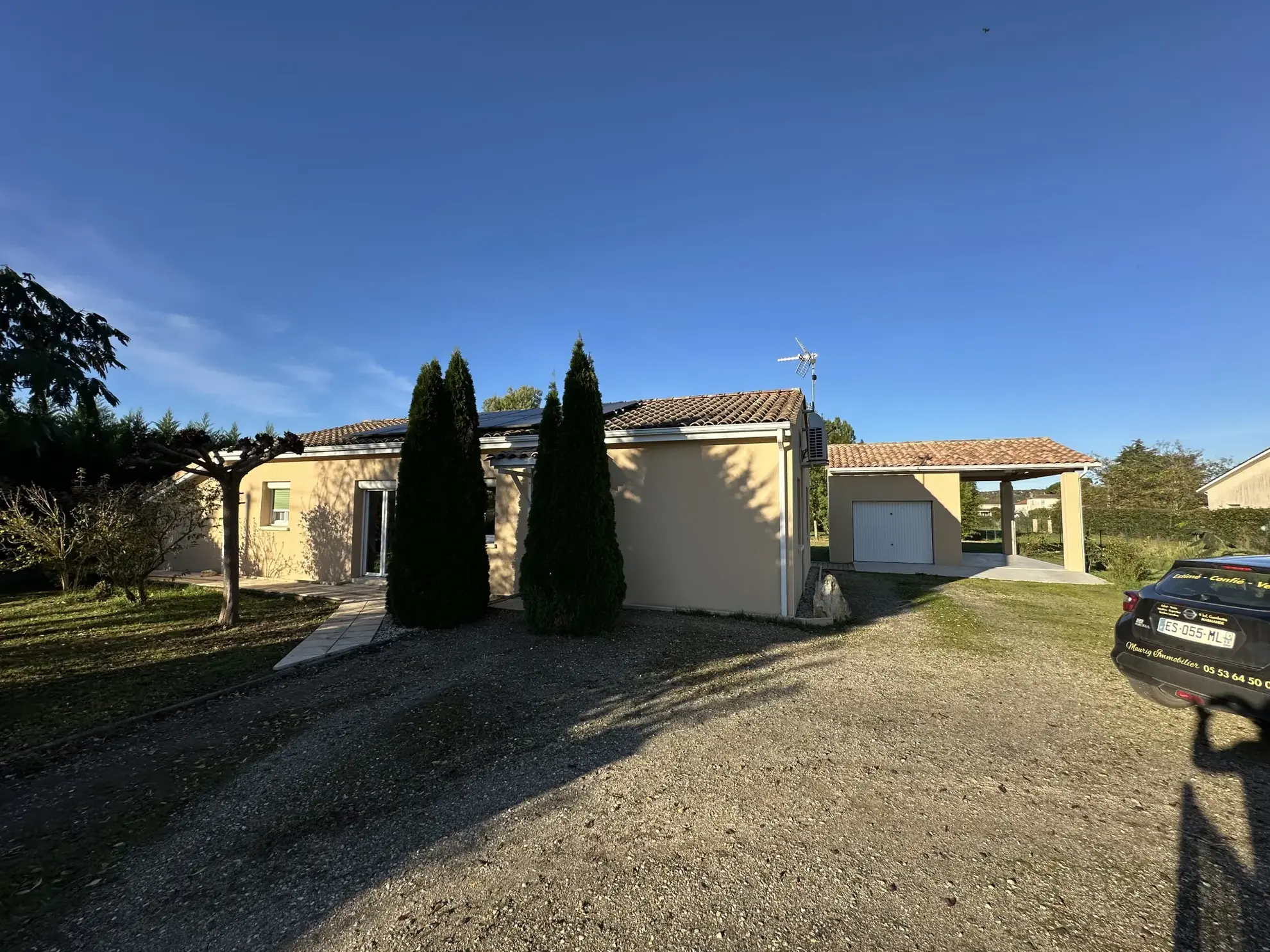 À vendre maison moderne de plain-pied proche du lac de Beaupuy