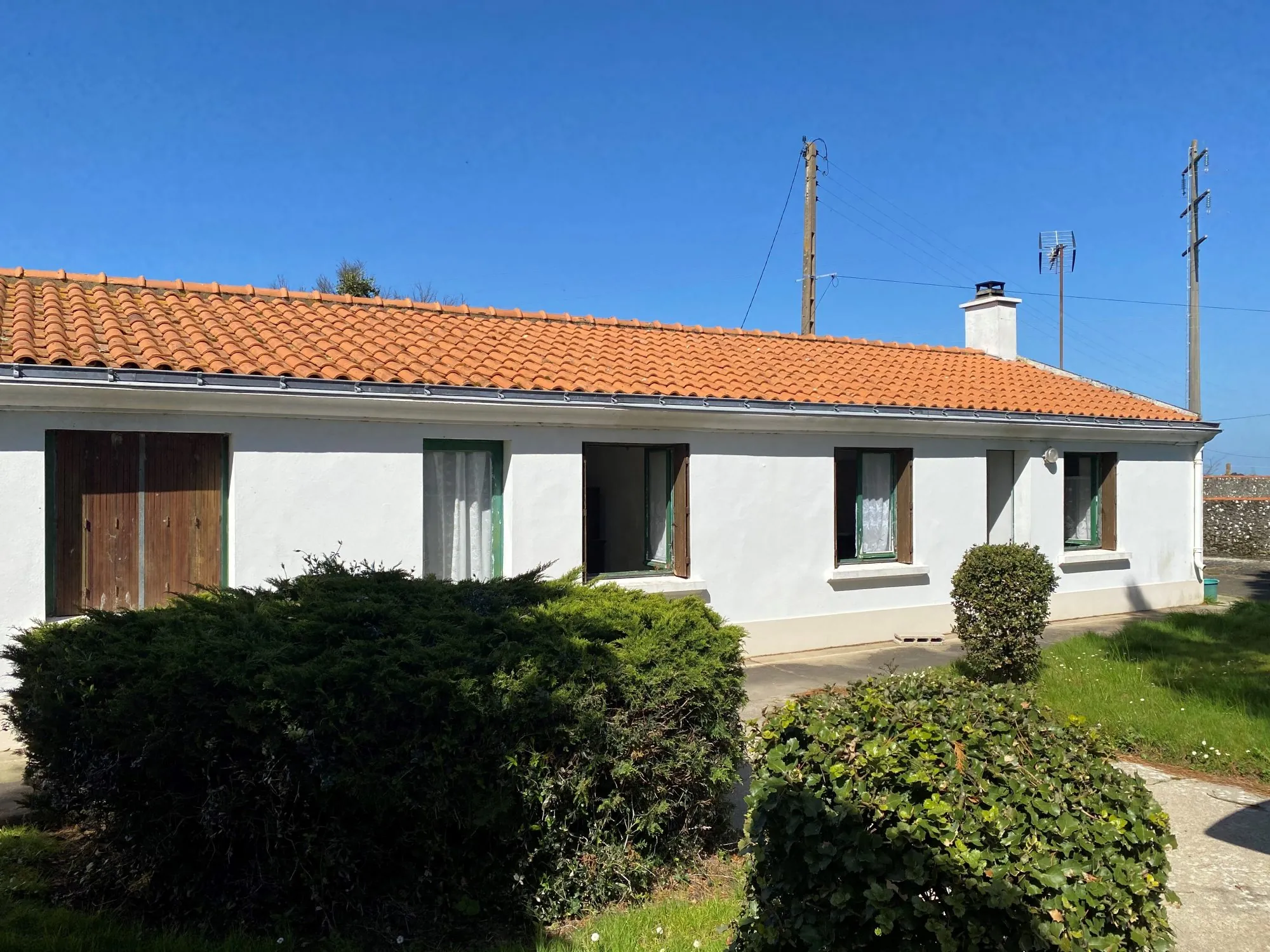 Maison à rénover avec dépendances et garage à Beauvoir-sur-Mer