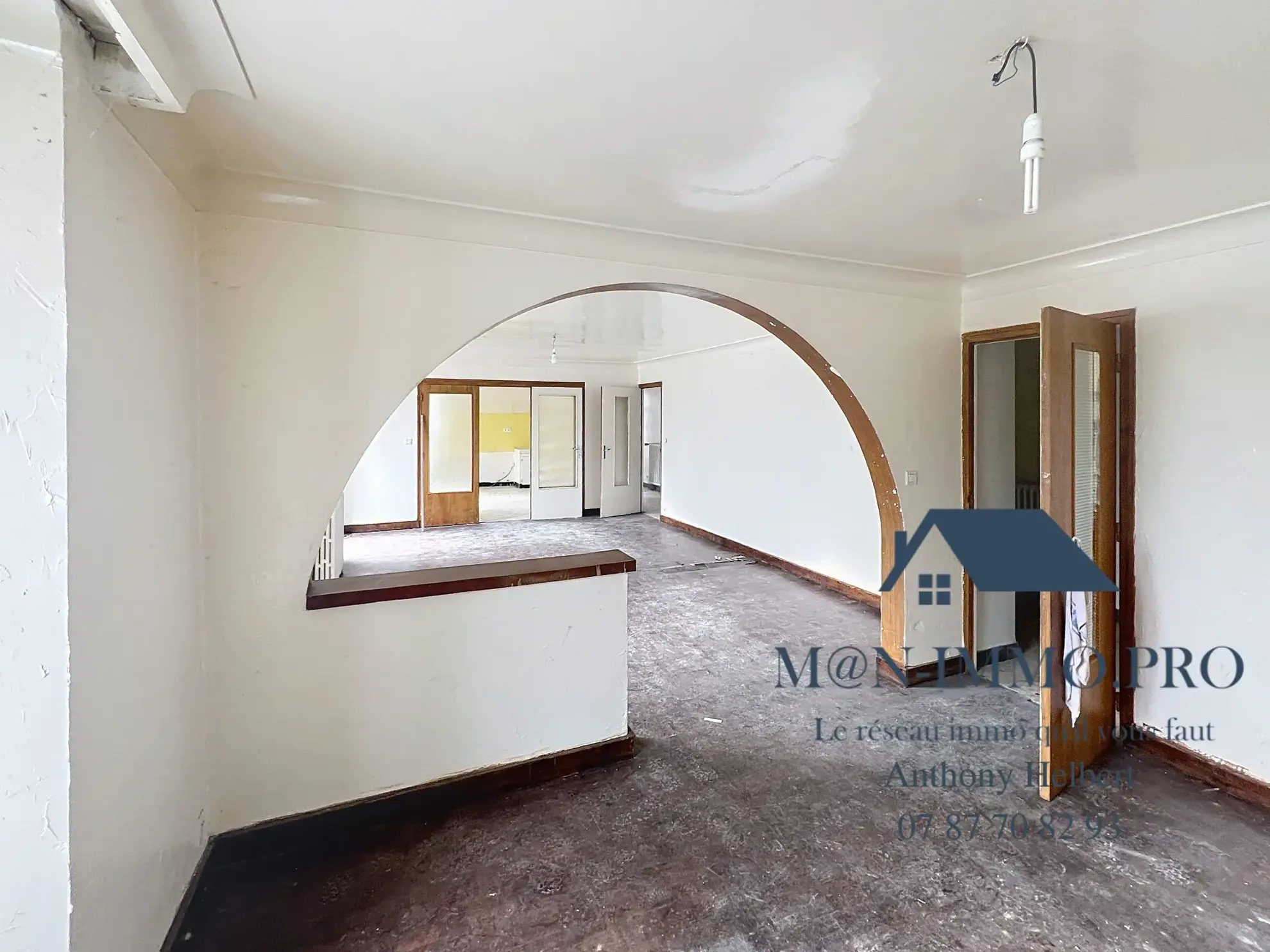 Maison en pierre à Plessala de 146 m² avec atelier et potentiel de rénovation 