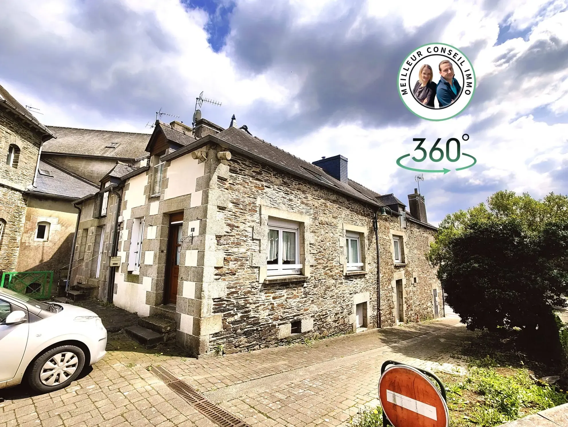 Maison de ville 3 chambres à Guerlédan, centre bourg avec sous-sol et cheminée