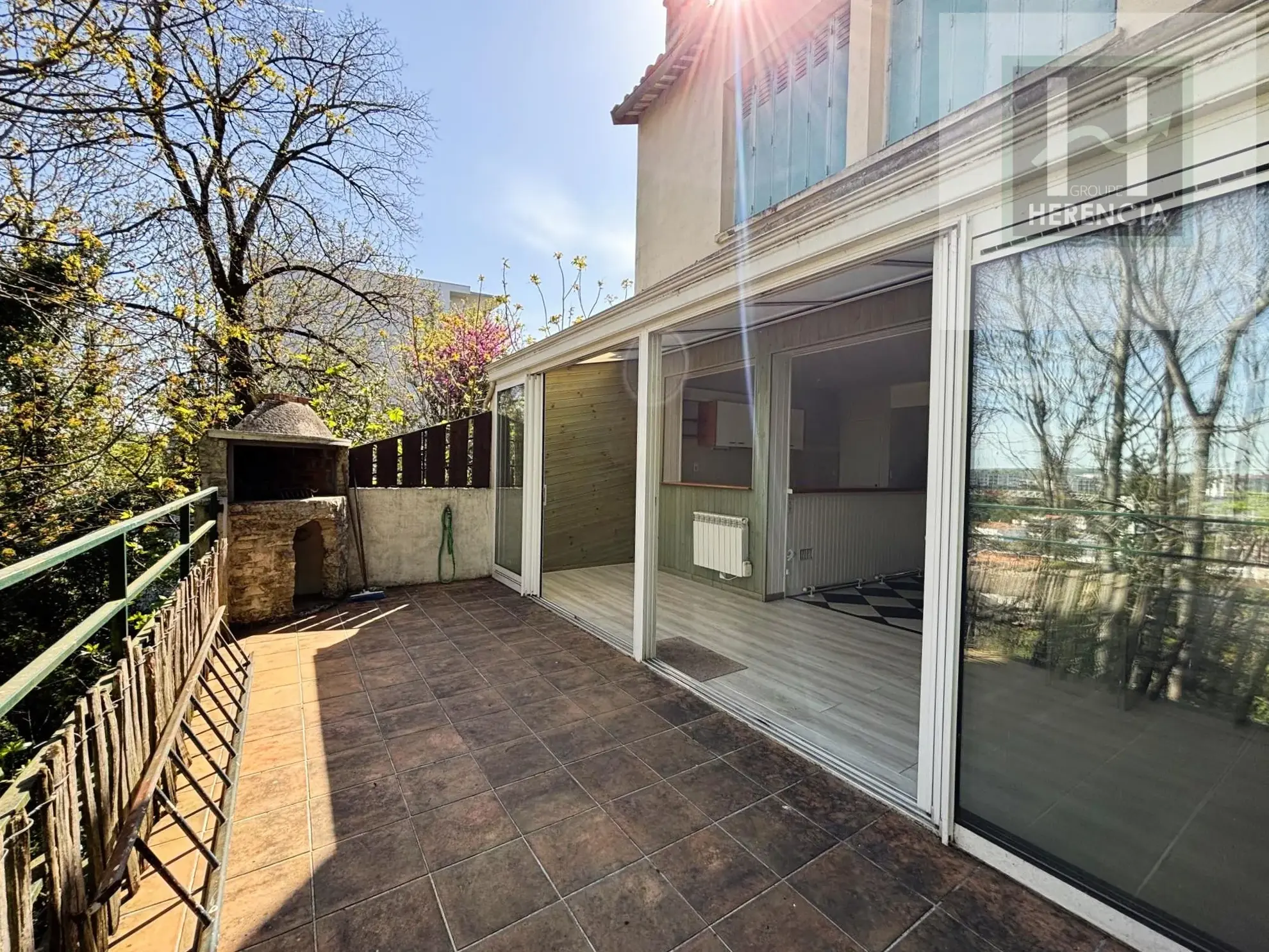 Belle maison à vendre à Angoulême proche gare et centre-ville avec terrasse et suite rénovée