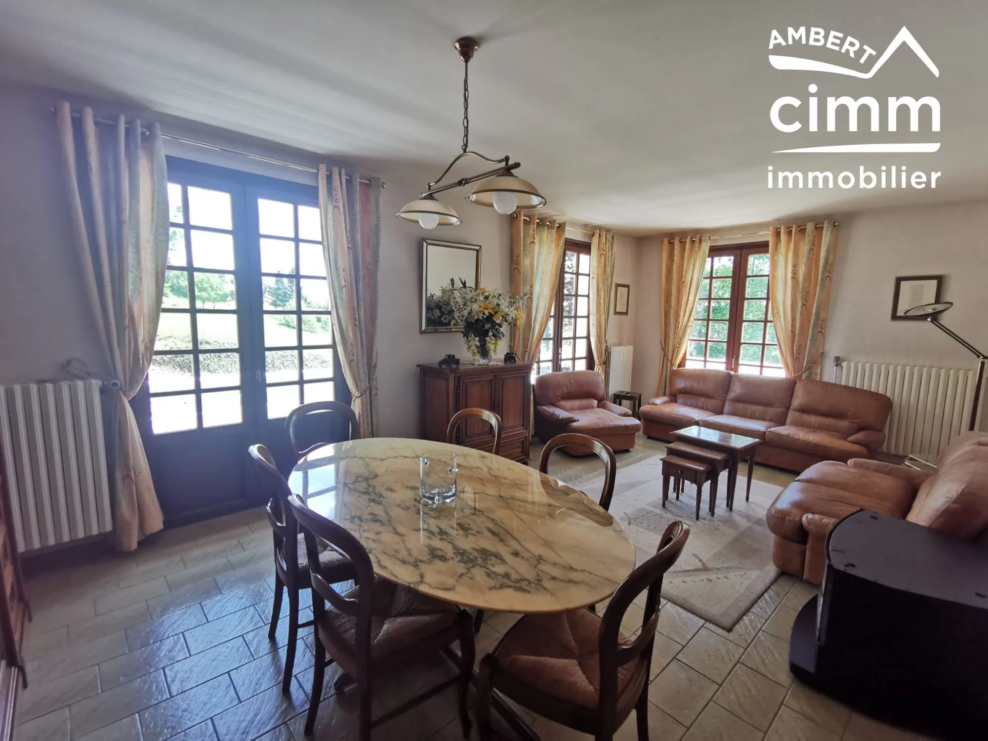 Maison à Viverols avec grand parc arboré, proche du centre, idéale pour rénovation 