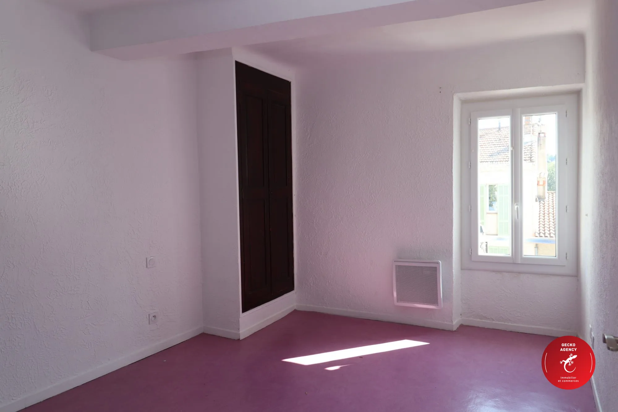 Chambre 1 Appartement 68m² au centre de La Motte avec 2 chambres 