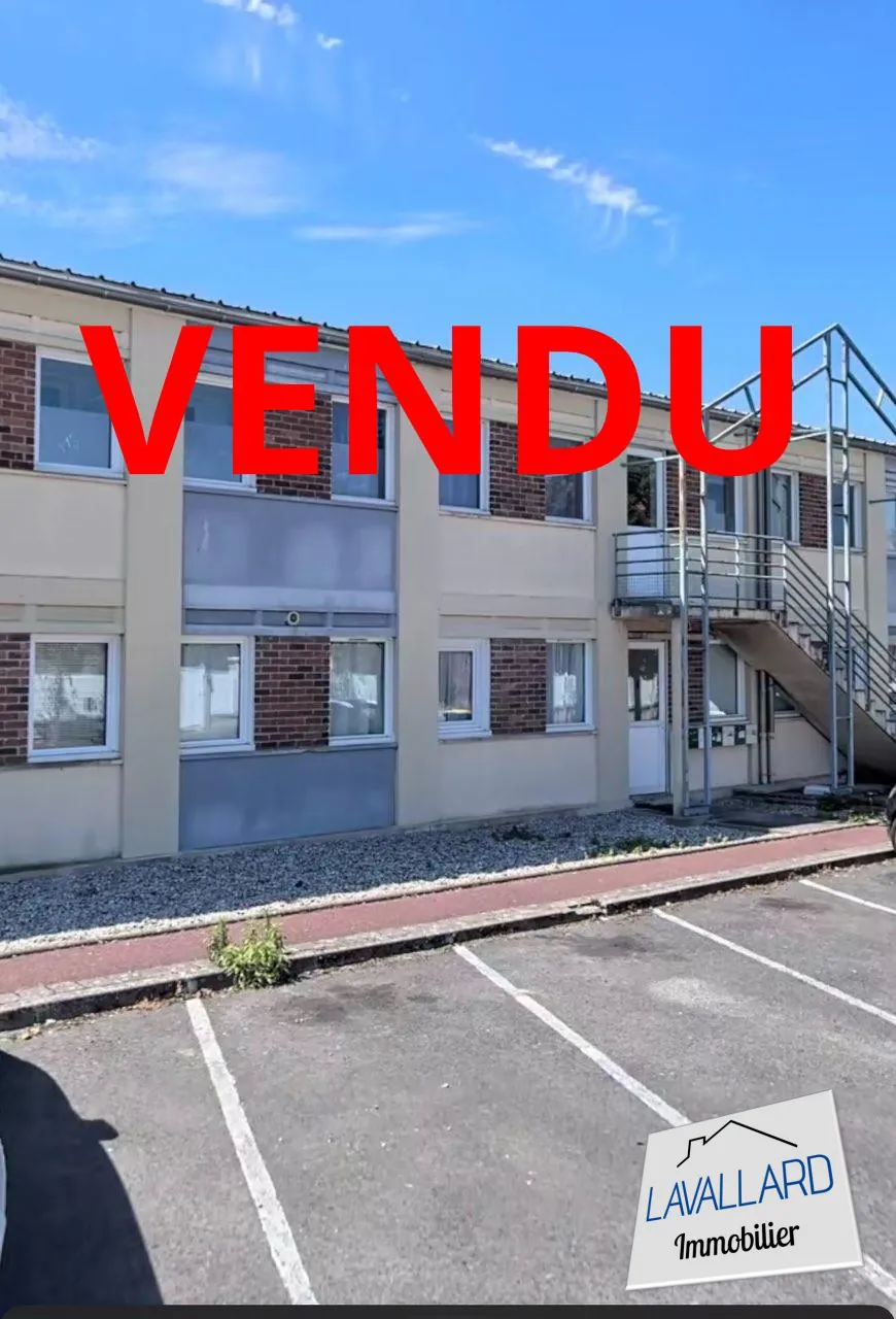 Appartement 2 chambres rénové avec terrasse à Fouilloy