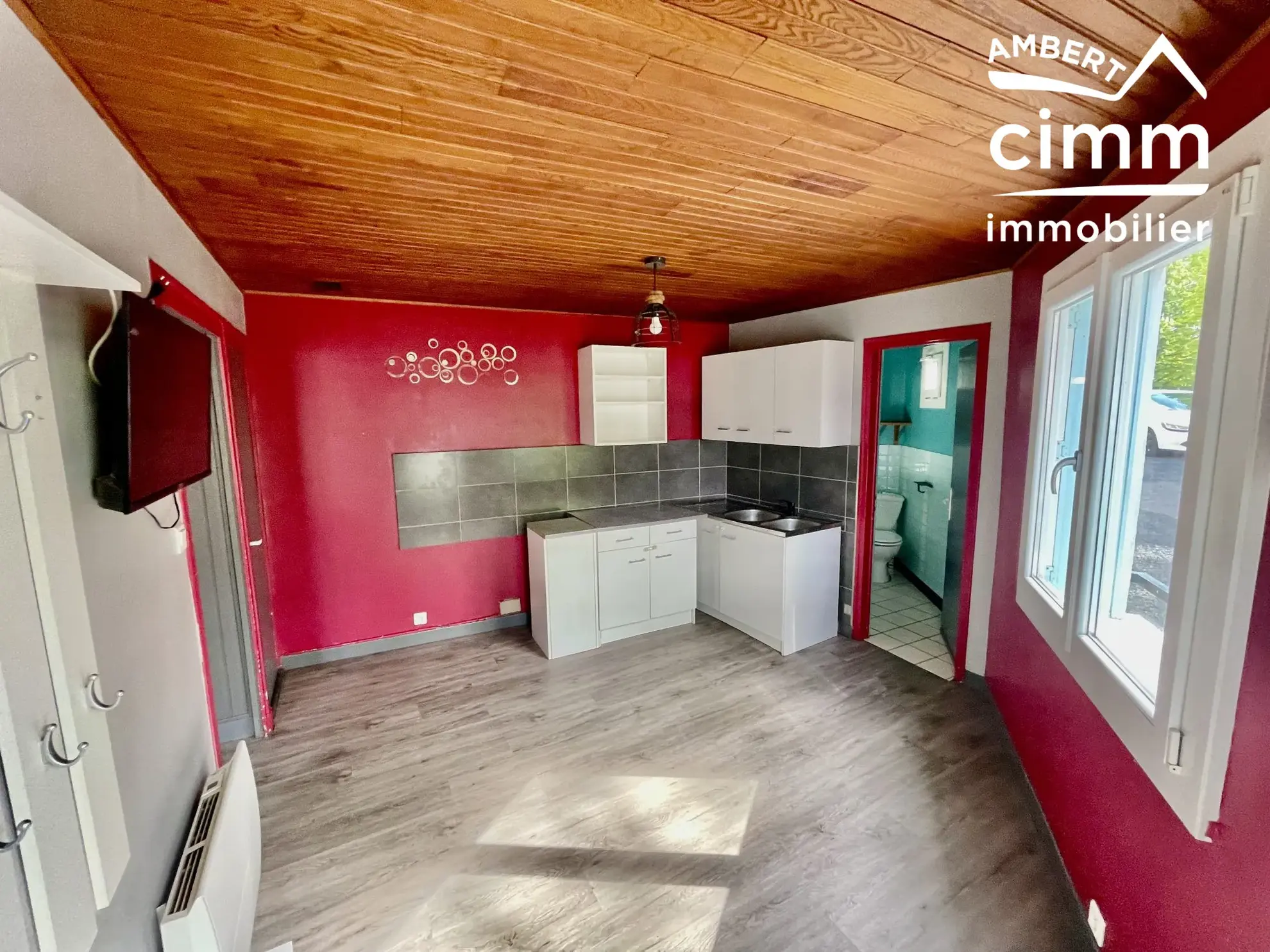 Maison de ville à Arlanc de 82 m² avec cave et jardin commun 