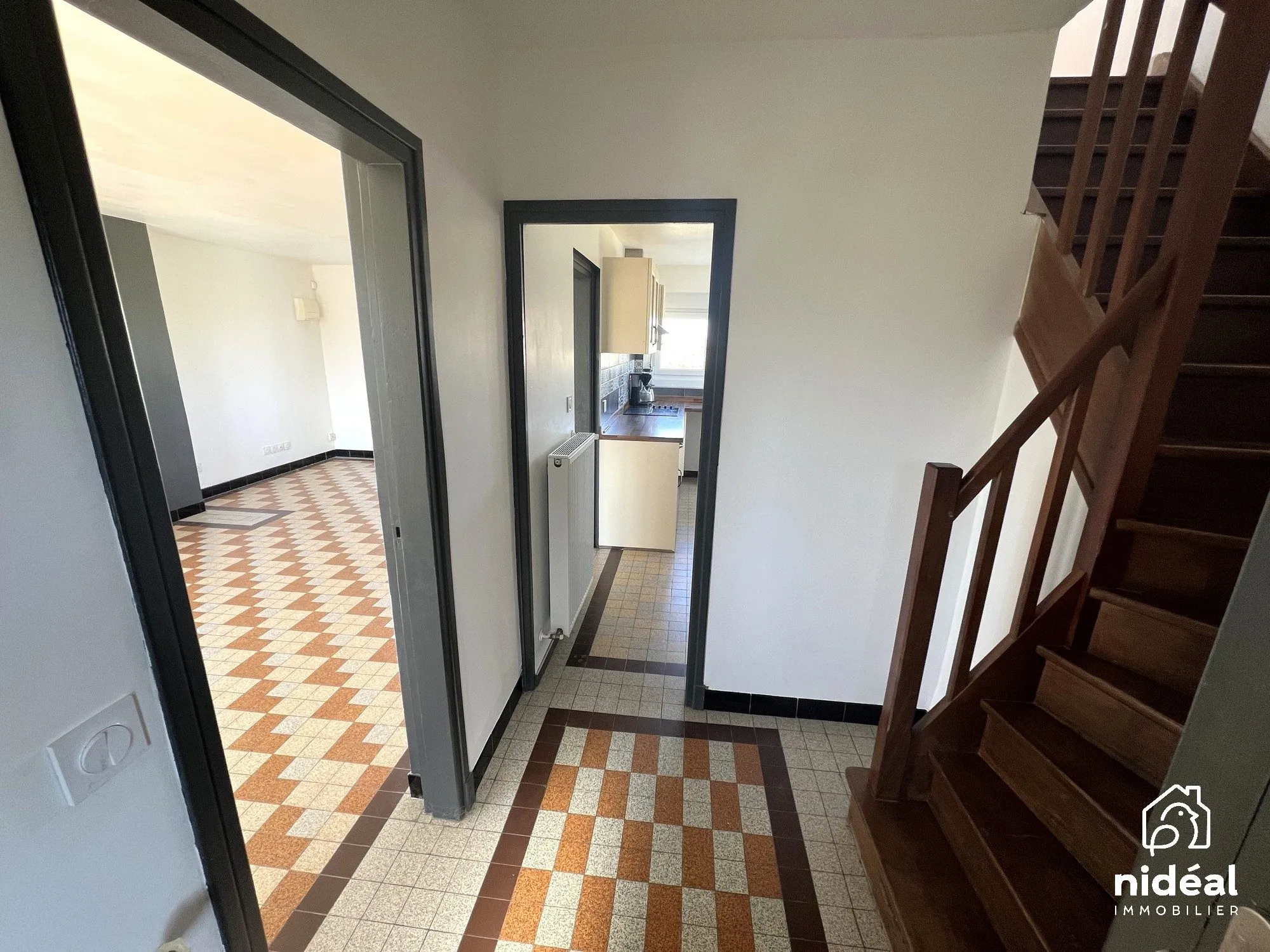 Maison 3 chambres à Sepmeries - Grand potentiel avec dépendances et terrain 