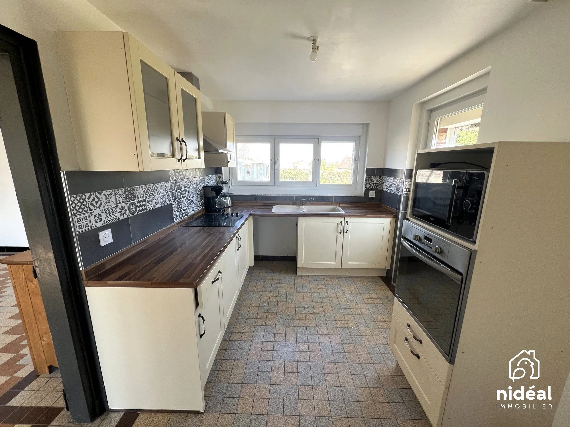 Maison 3 chambres à Sepmeries - Grand potentiel avec dépendances et terrain 