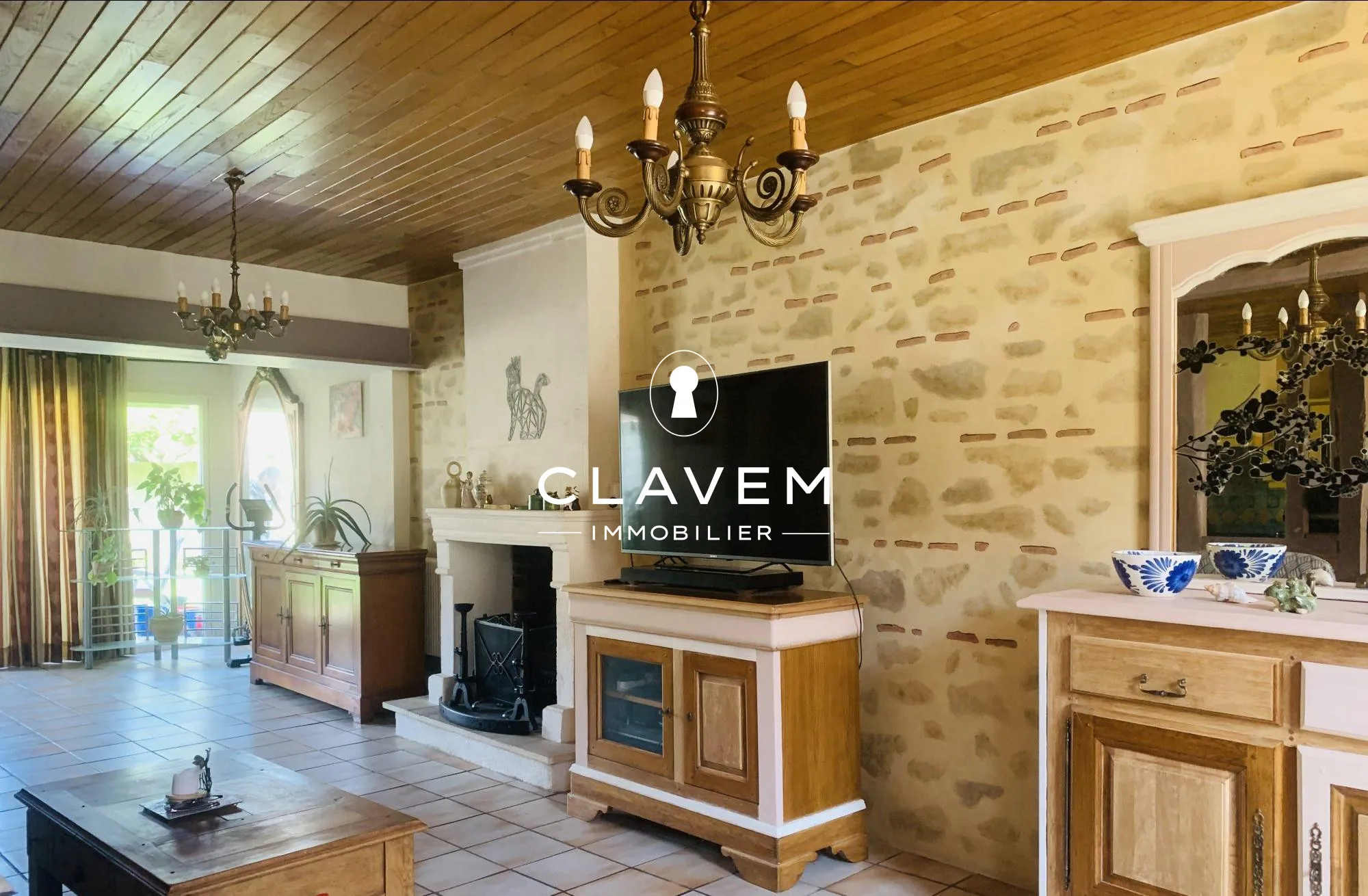 Charmante maison en pierre avec jardin et garage à Sainte Foy la Grande