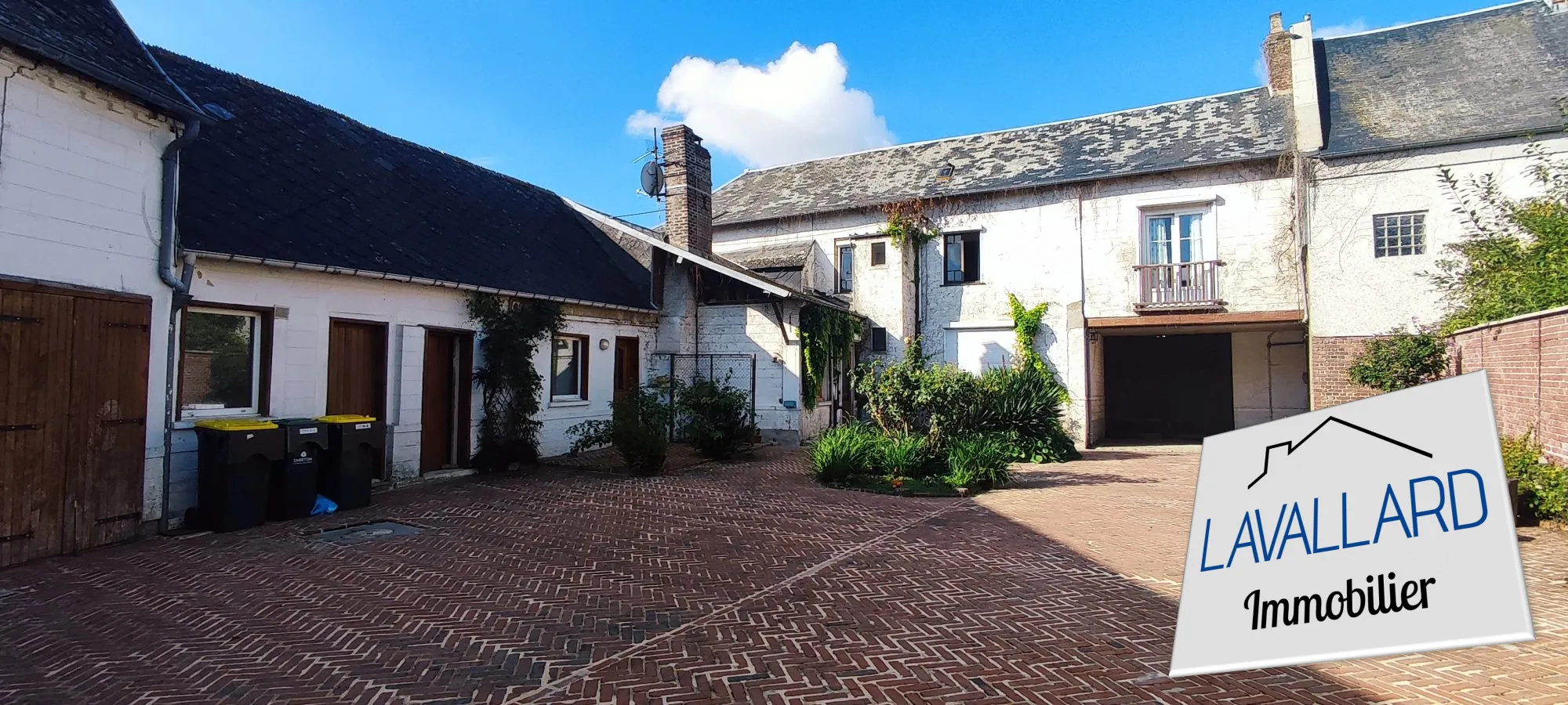 Maison 7 pièces de 158 m² à Beauquesne, proche d'Amiens avec T2 indépendant 