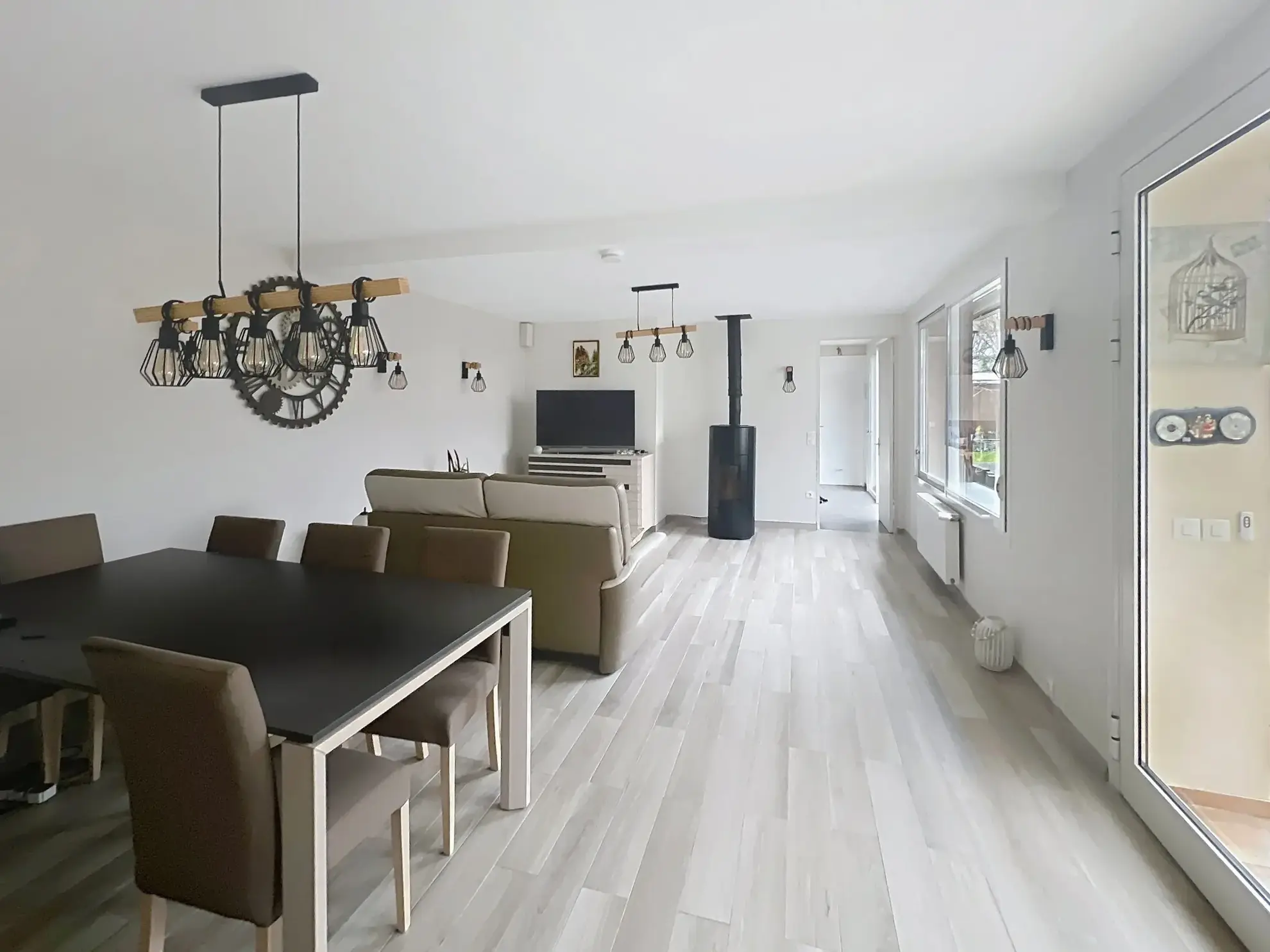 Maison en plain-pied rénovée avec jardin et garage à Roubaix