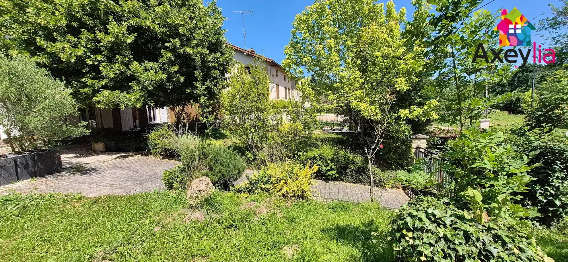 Maison à vendre de 137 m² avec 4 chambres et terrain à Chauffailles 