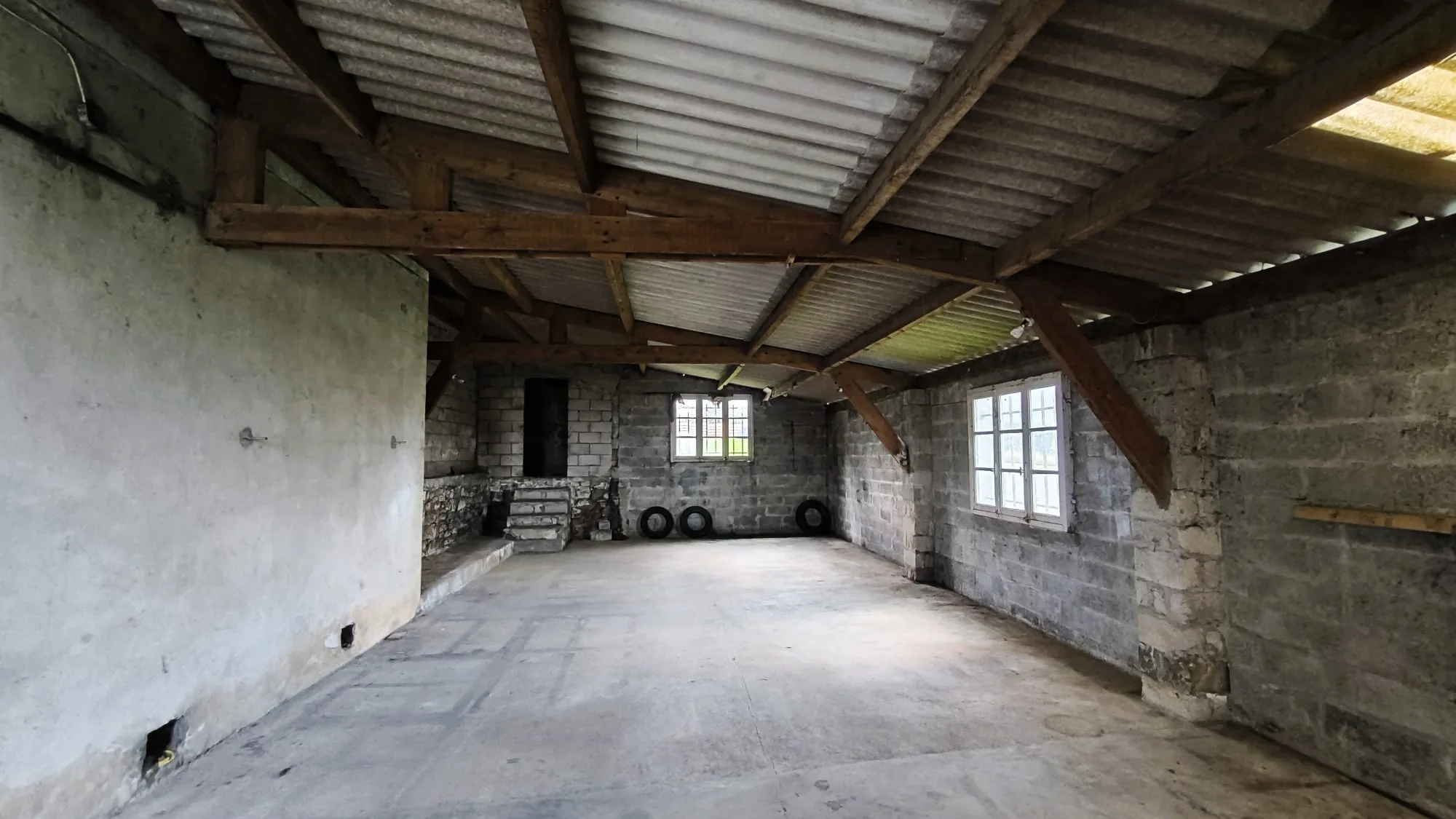 Maison avec Hangar à Plougoulm (29250) - Résidence et atelier en Bretagne 
